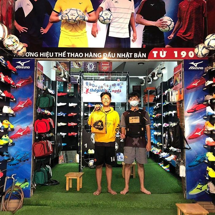 kh&aacute;ch h&agrave;ng thế giới b&oacute;ng đ&aacute; 17