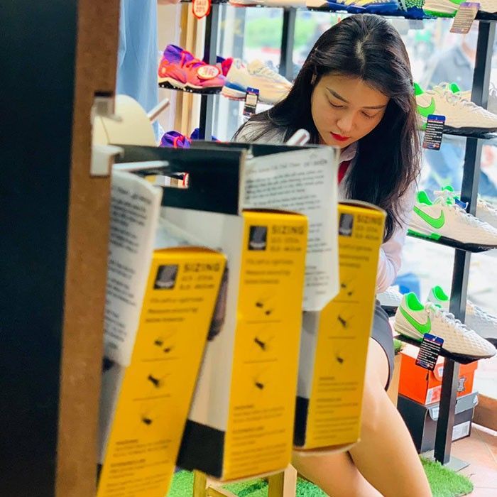 kh&aacute;ch h&agrave;ng thế giới b&oacute;ng đ&aacute; 32