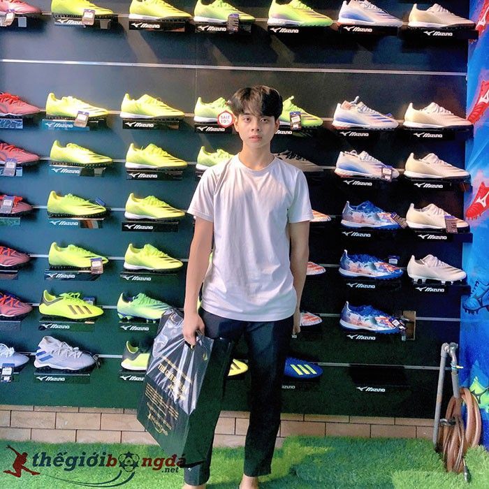 kh&aacute;ch h&agrave;ng thế giới b&oacute;ng đ&aacute; 12