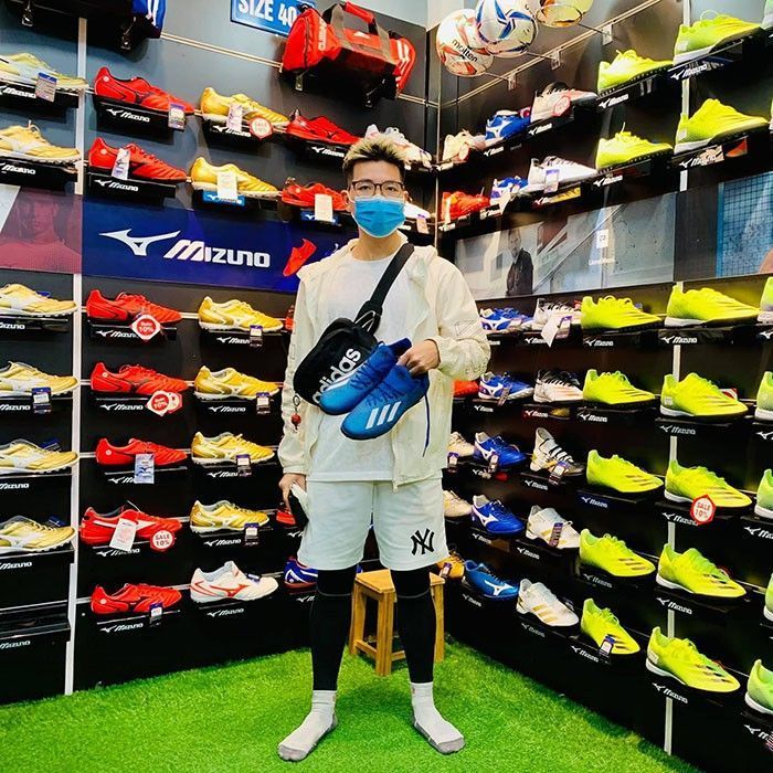 kh&aacute;ch h&agrave;ng thế giới b&oacute;ng đ&aacute; 14