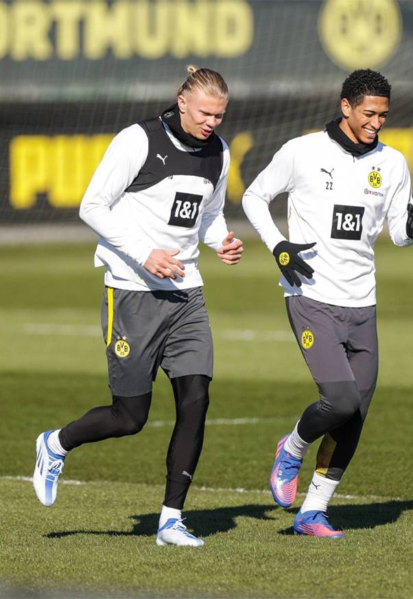 Haaland với mẫu X Speedflow phối m&agrave;u mới nhất c&oacute; lẽ khiến rất nhiều người cảm thấy bất ngờ