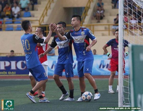 FC Th&agrave;nh Đồng - biểu tượng một thời của HPL với rất nhiều cầu thủ sử dụng bata t&agrave;u huyền thoại