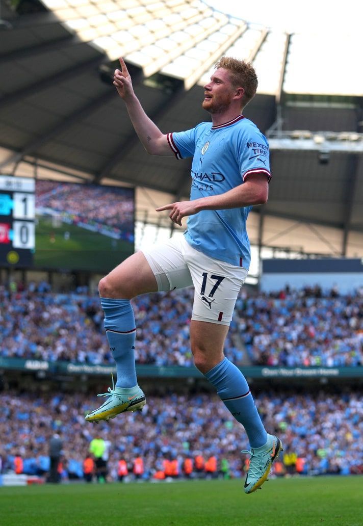 Top 10 mẫu gi&agrave;y đ&aacute; b&oacute;ng  72