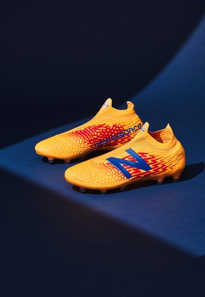 Top 10 mẫu gi&agrave;y đ&aacute; b&oacute;ng 2022 - 2023 3