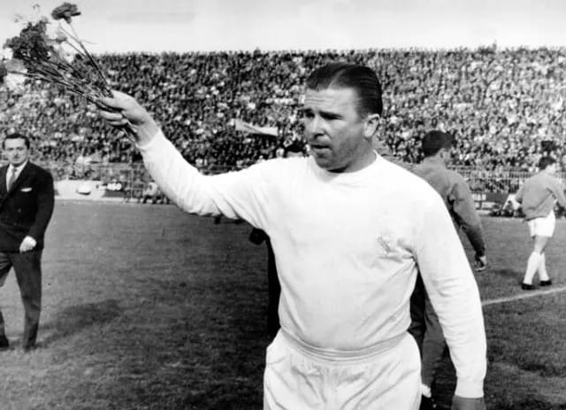 Puskas - Top 10 Tiền Đạo hay nhất thế giới mọi thời đại