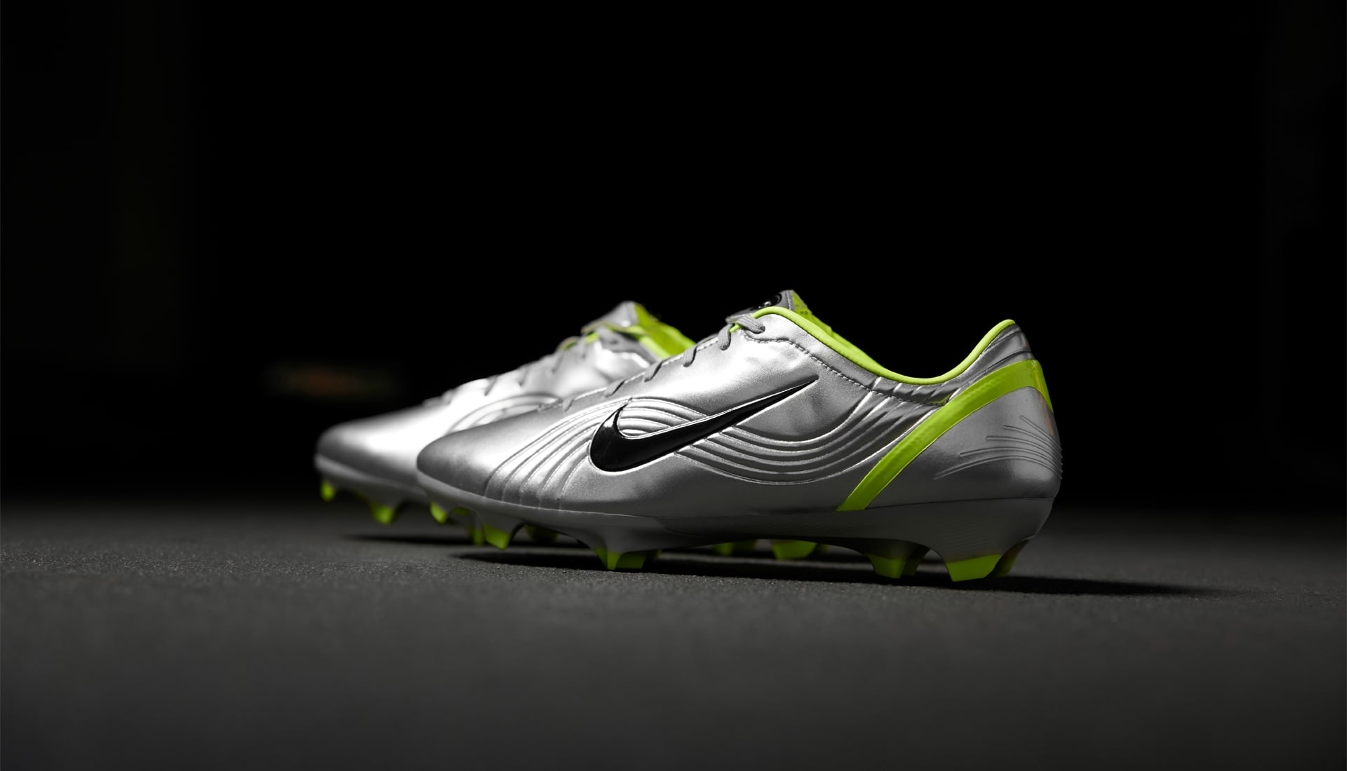 Phối màu kinh điển “Chrome/Lime” 4