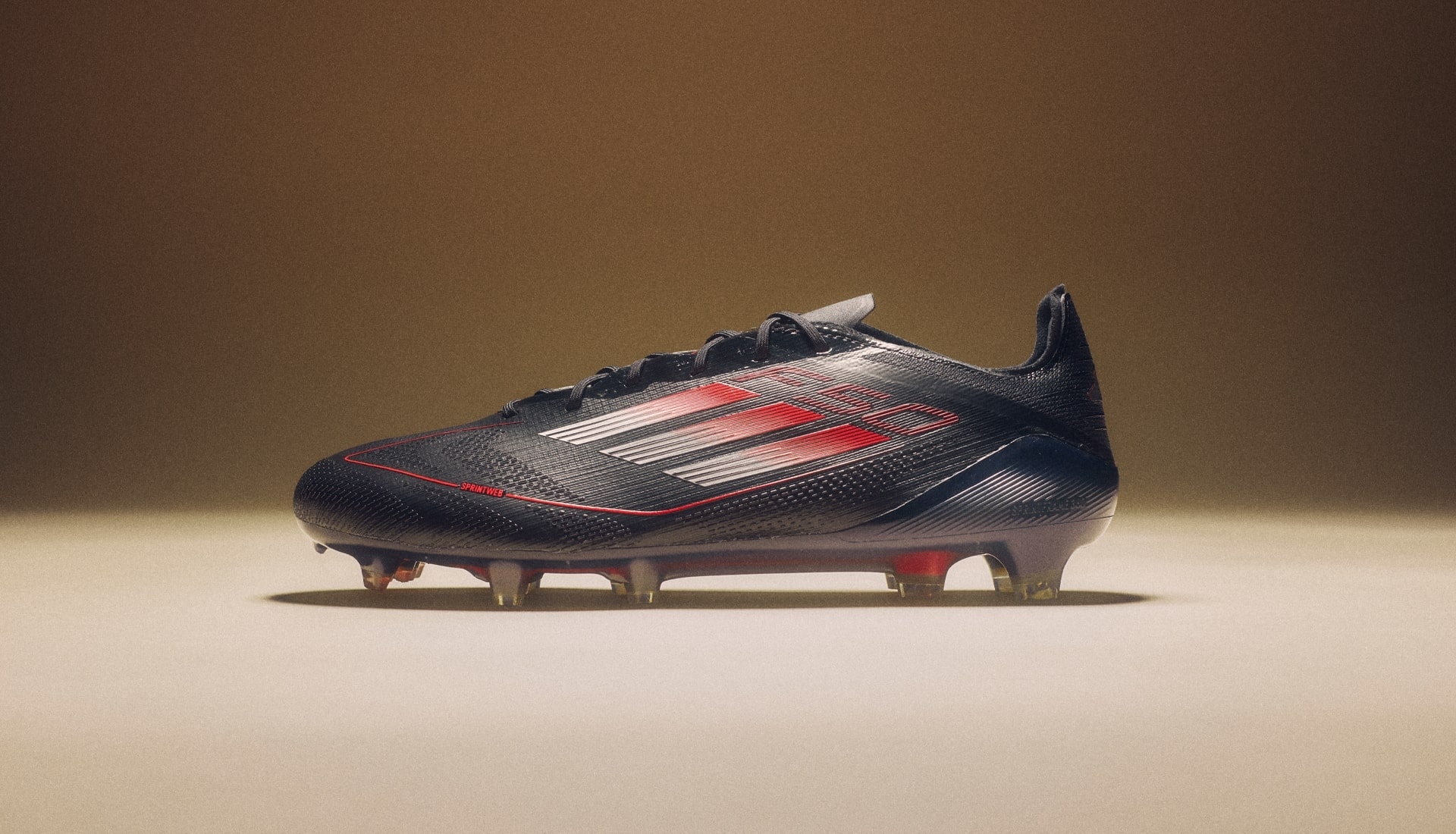 Adidas F50: Tốc độ phá vỡ mọi giới hạn