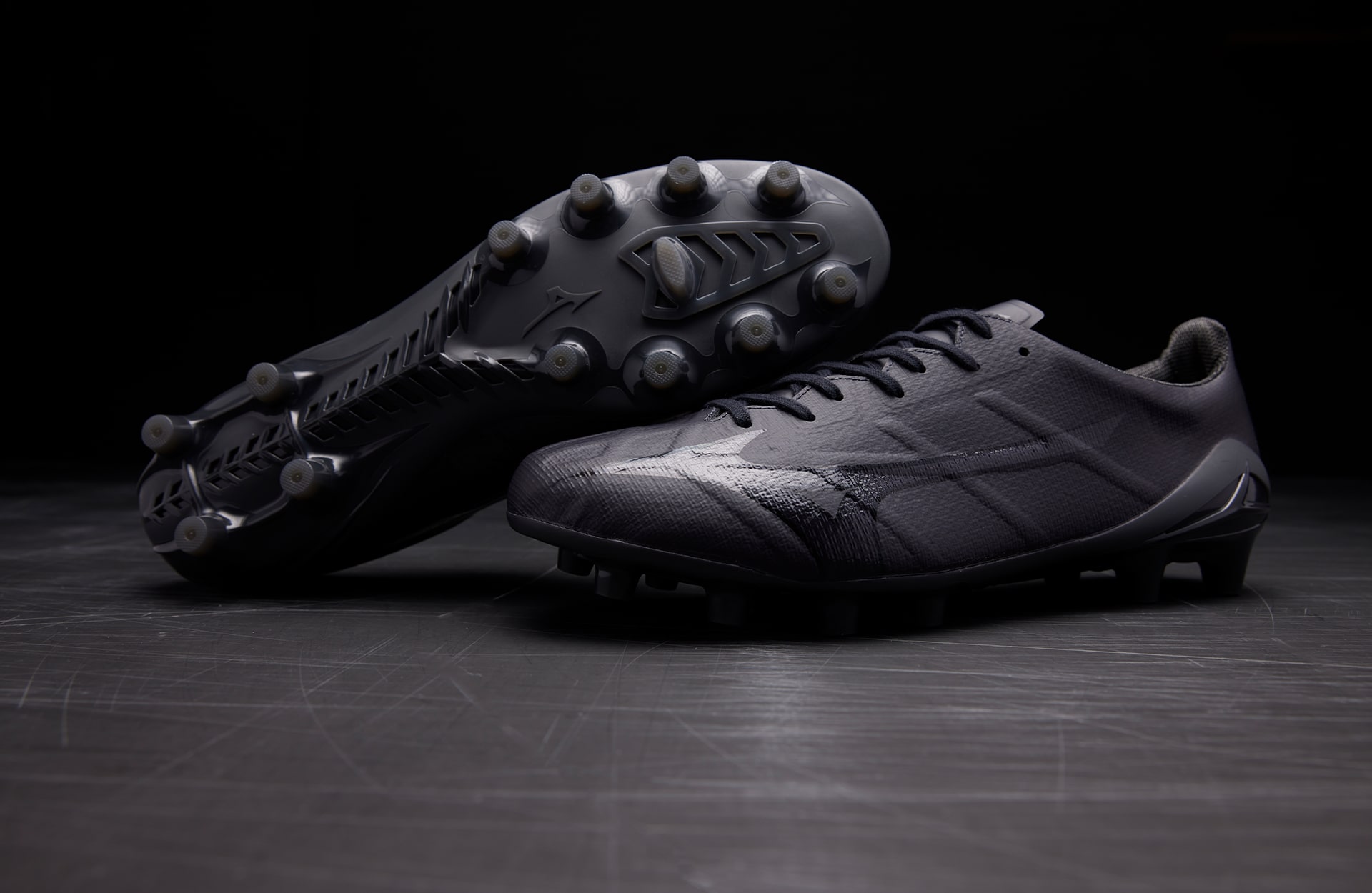 Mizuno Alpha II – Kiểm soát sắc bén