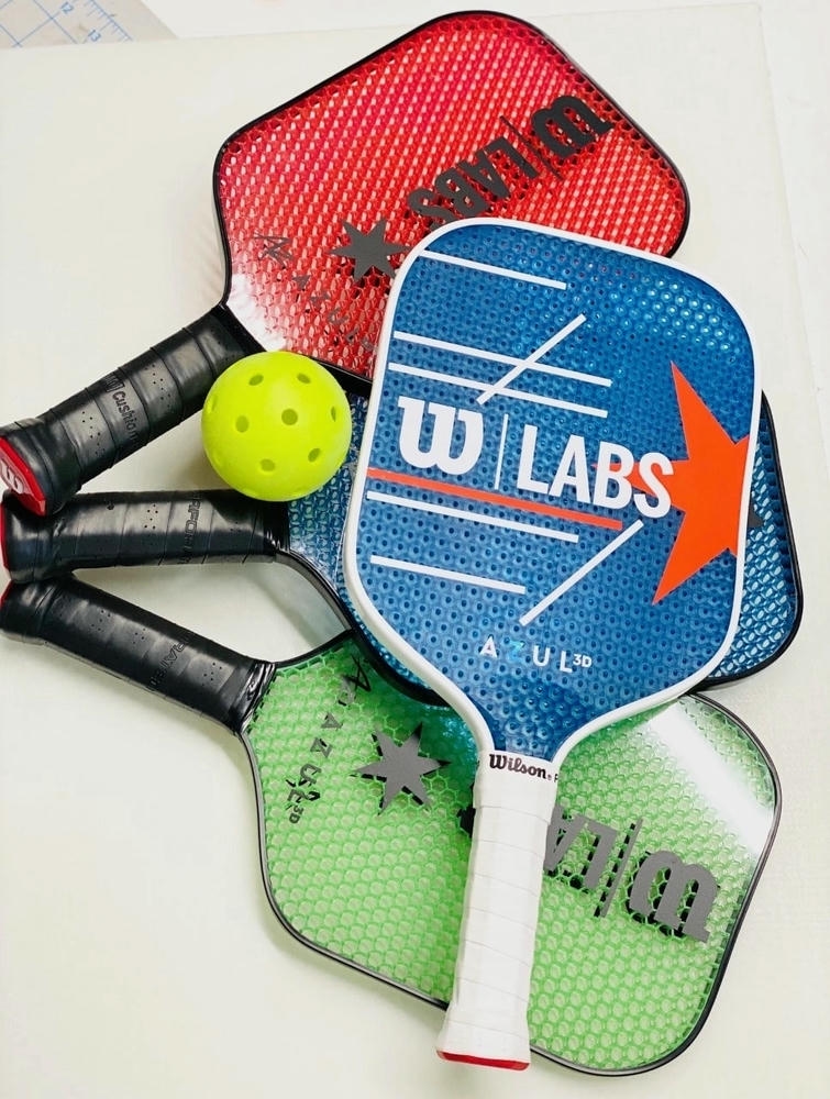 Có nên dùng vợt pickleball chế không?