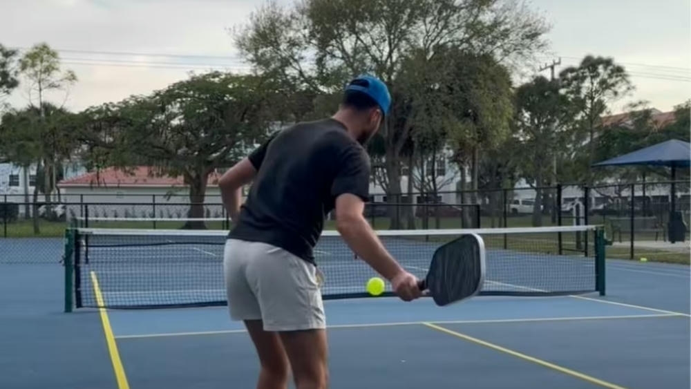 ky-thuat-giao-bong-Pickleball-3-.jpg
