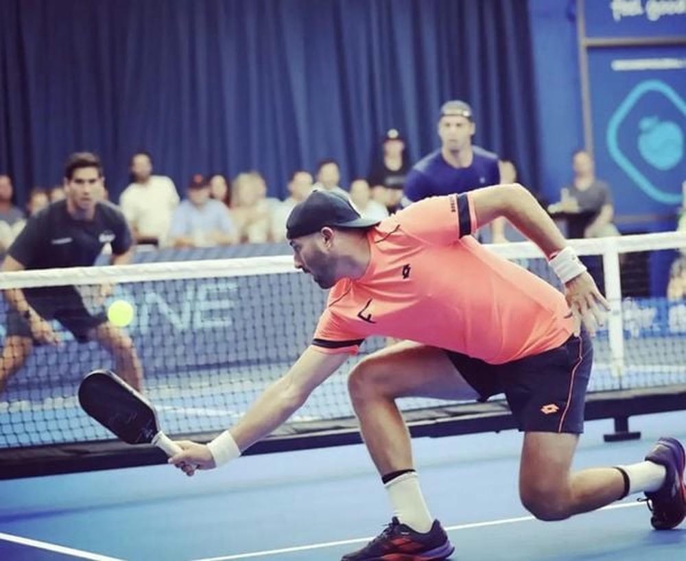 revamp_backhand_grande-1.jpg