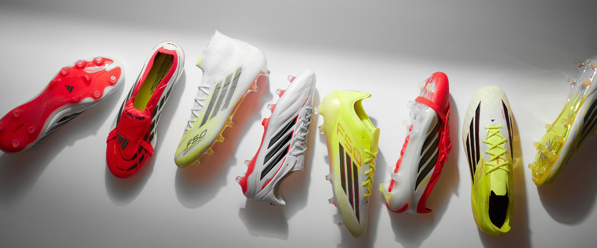 Giày đá bóng Adidas