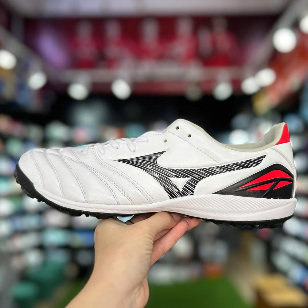 Mizuno Morelia Neo 5 Pro TF - trắng đen P1GD268409