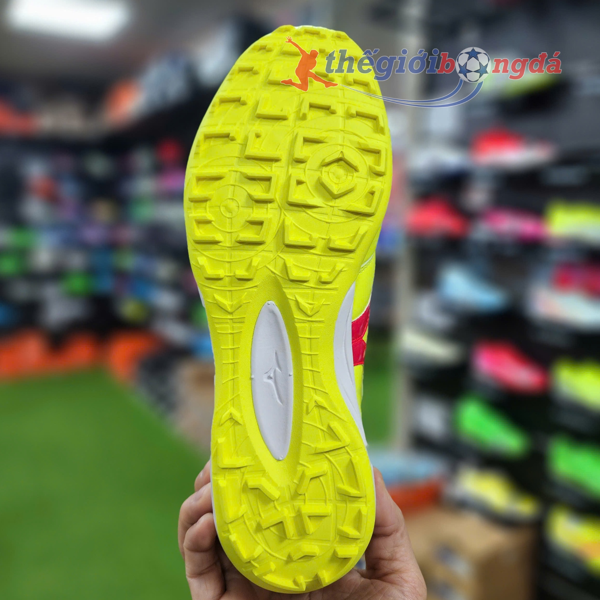 Mizuno Morelia Sala Elite TF - Vàng/Đỏ - Q1GB240145