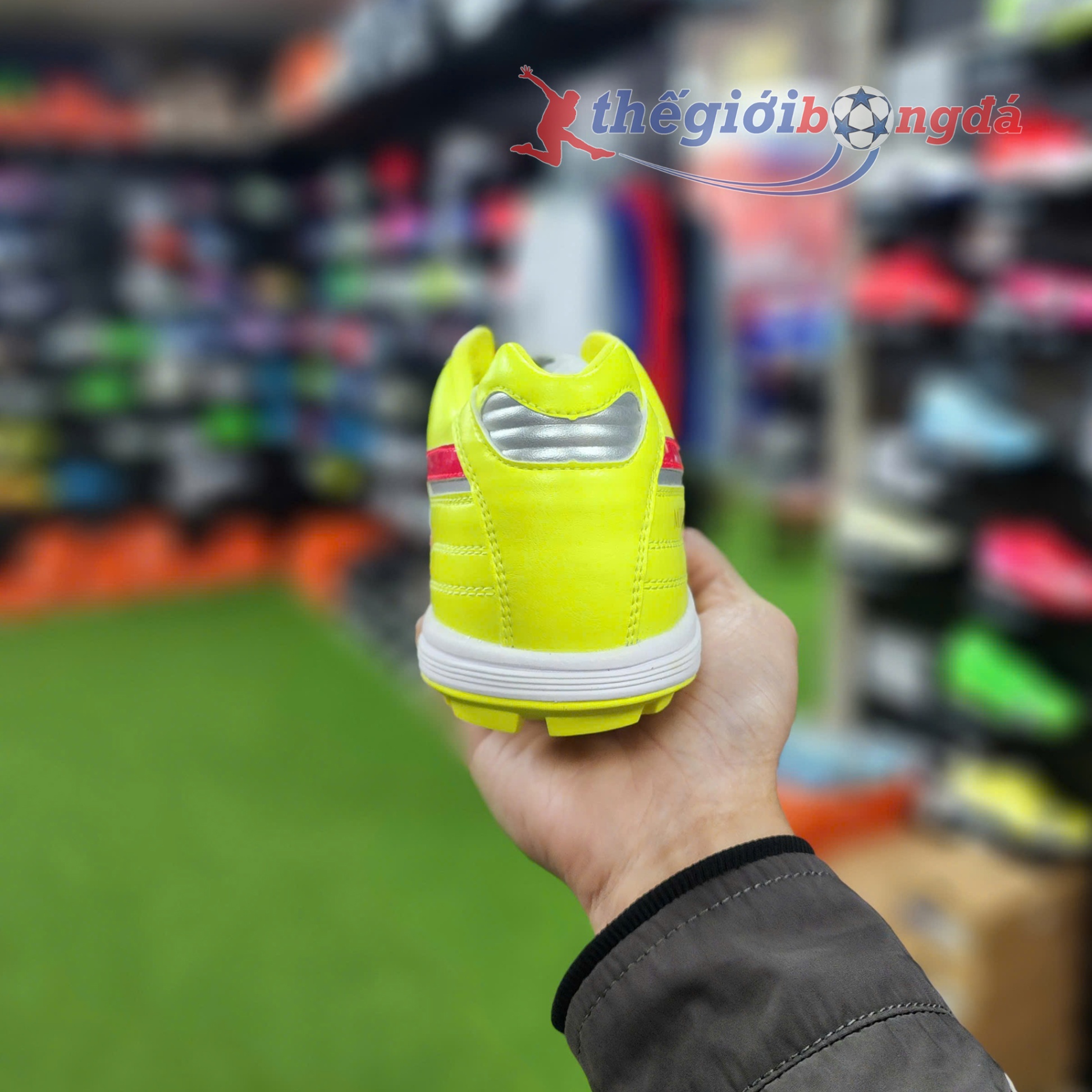 Mizuno Morelia Sala Elite TF - Vàng/Đỏ - Q1GB240145