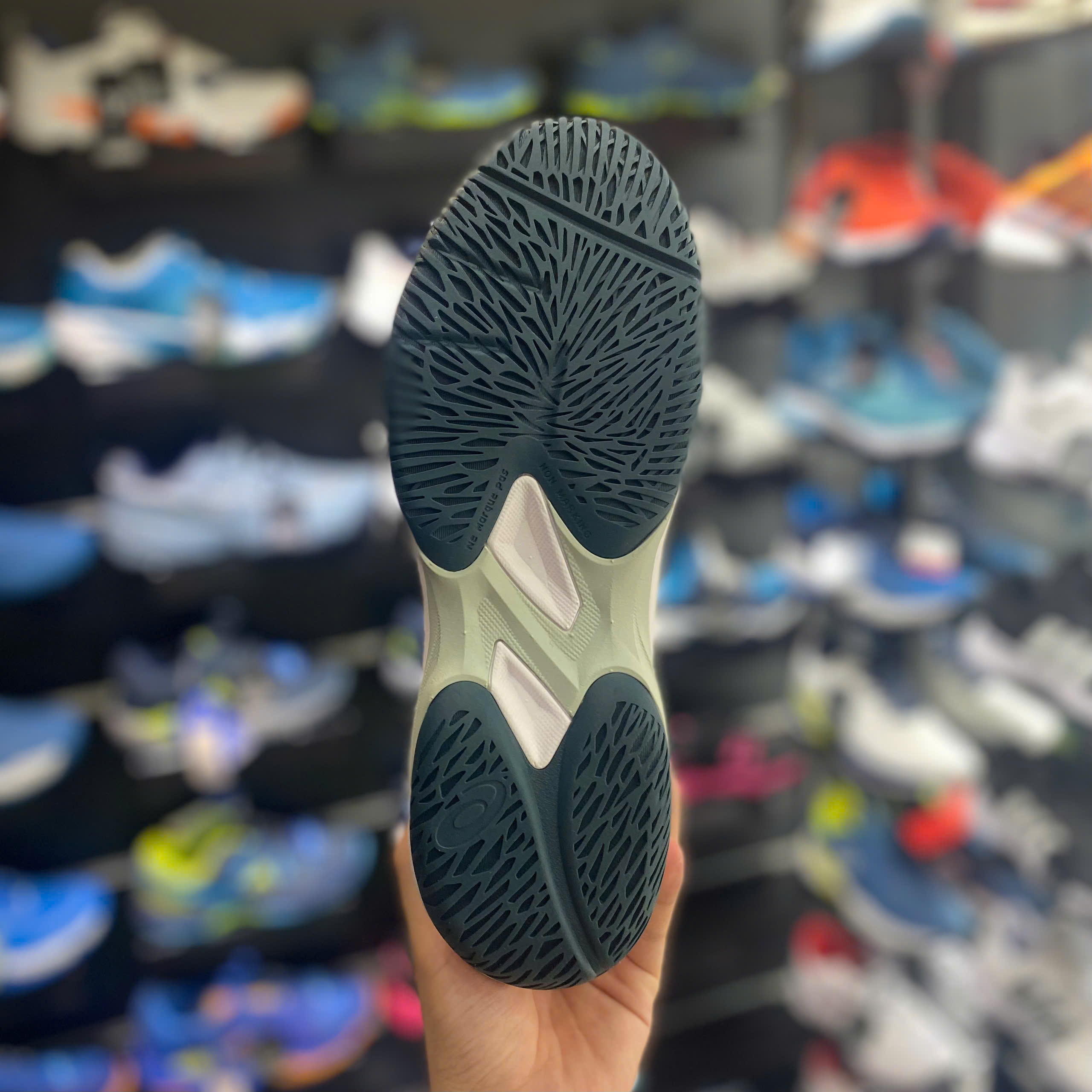 Giày Pickleball/Tennis Asics Court Hunter FF 1071A111-100 Trắng/Xanh đen