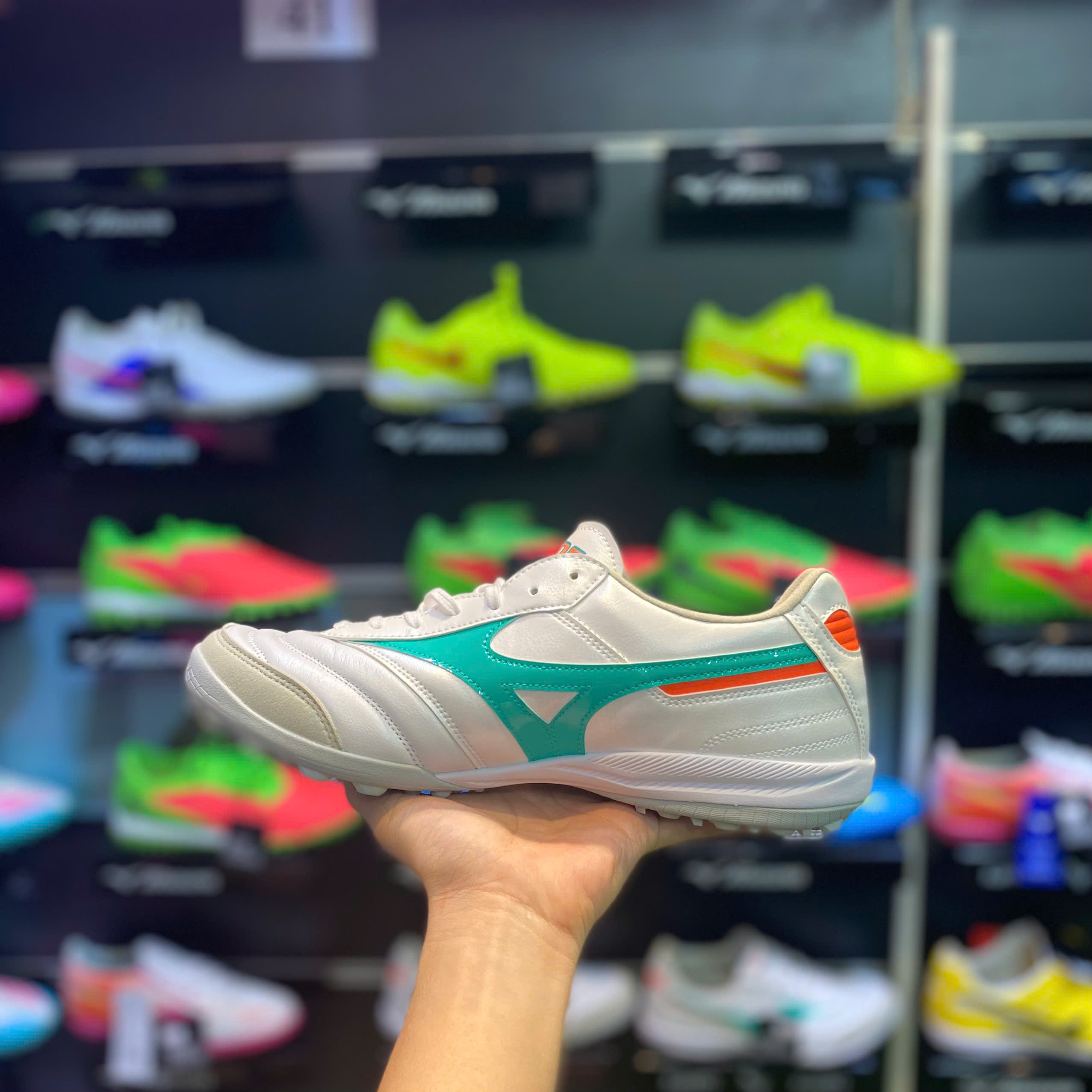 Mizuno Morelia Sala Elite trắng xanh cây TF - Q1GB261235