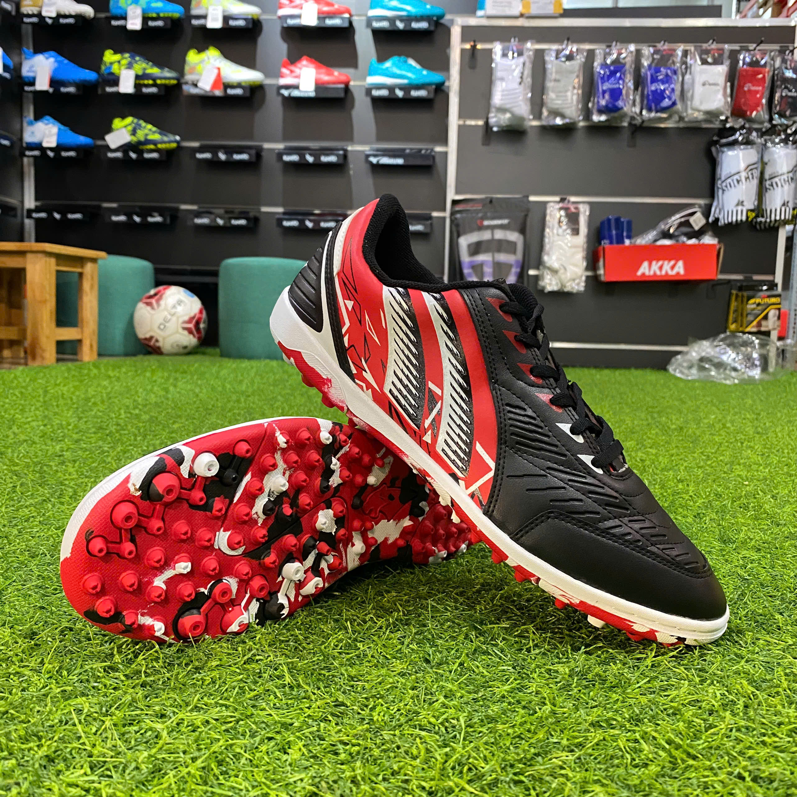 Giày đá bóng Pan Nitro TF Đen đỏ