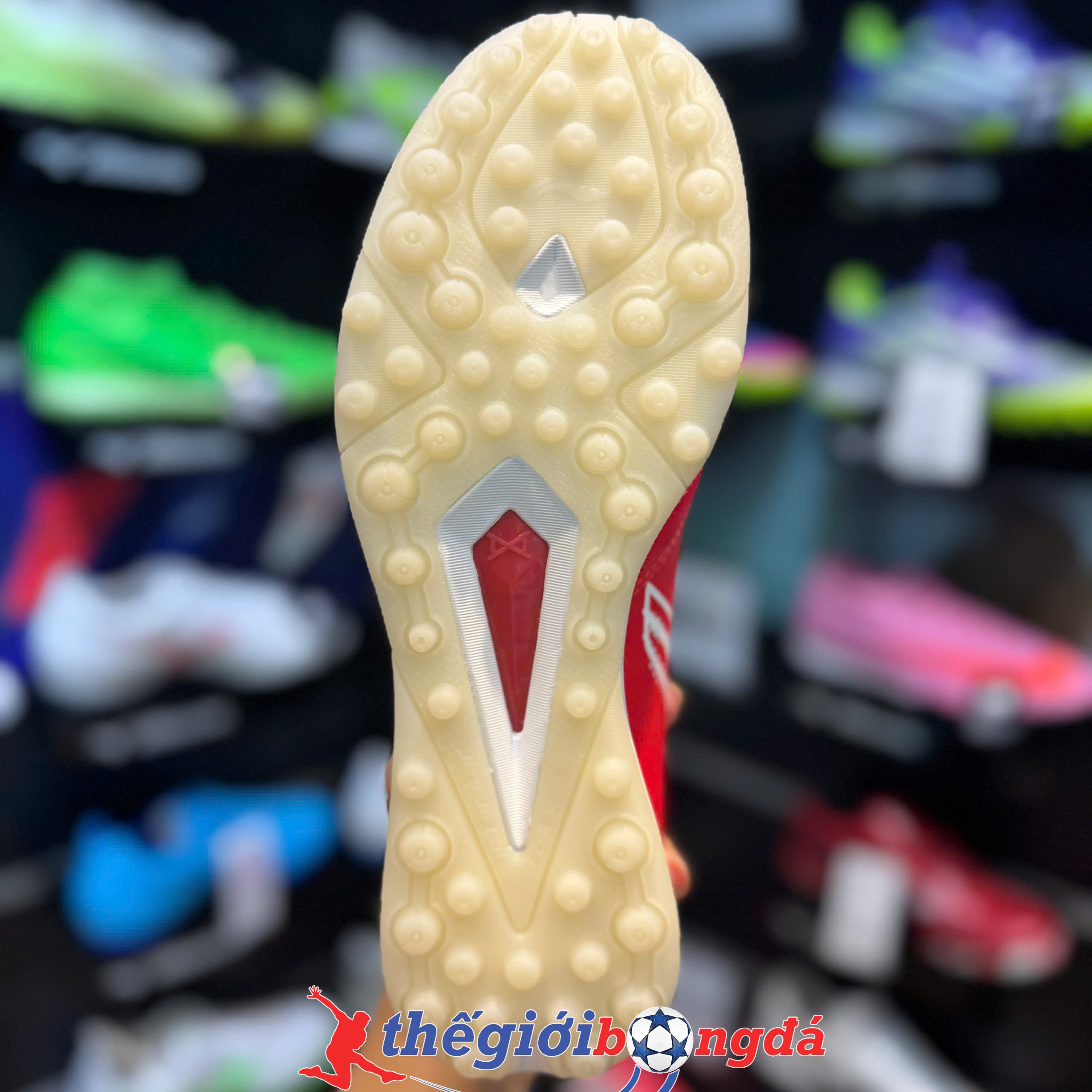 Lining YSTU017-11V đỏ (da thật)