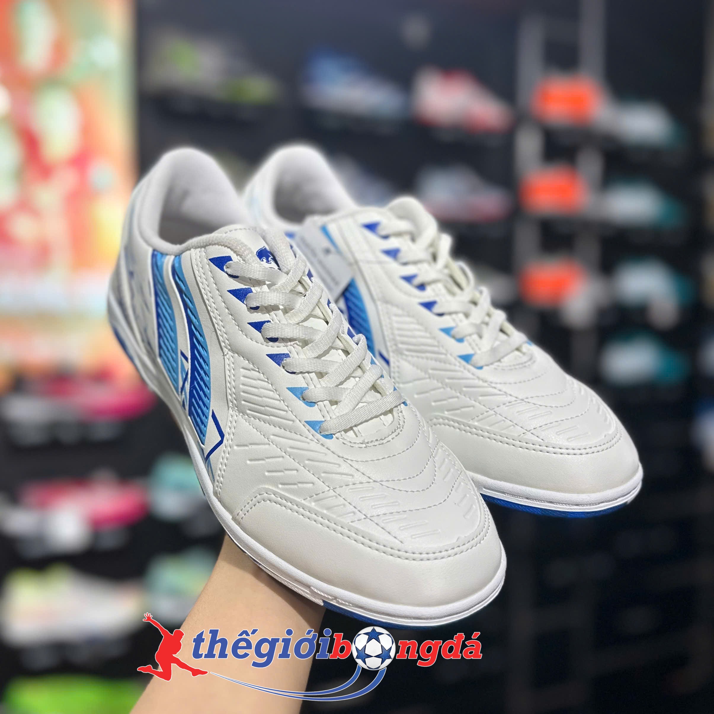 GIày đá bóng Pan Nitro TF Trắng Xanh