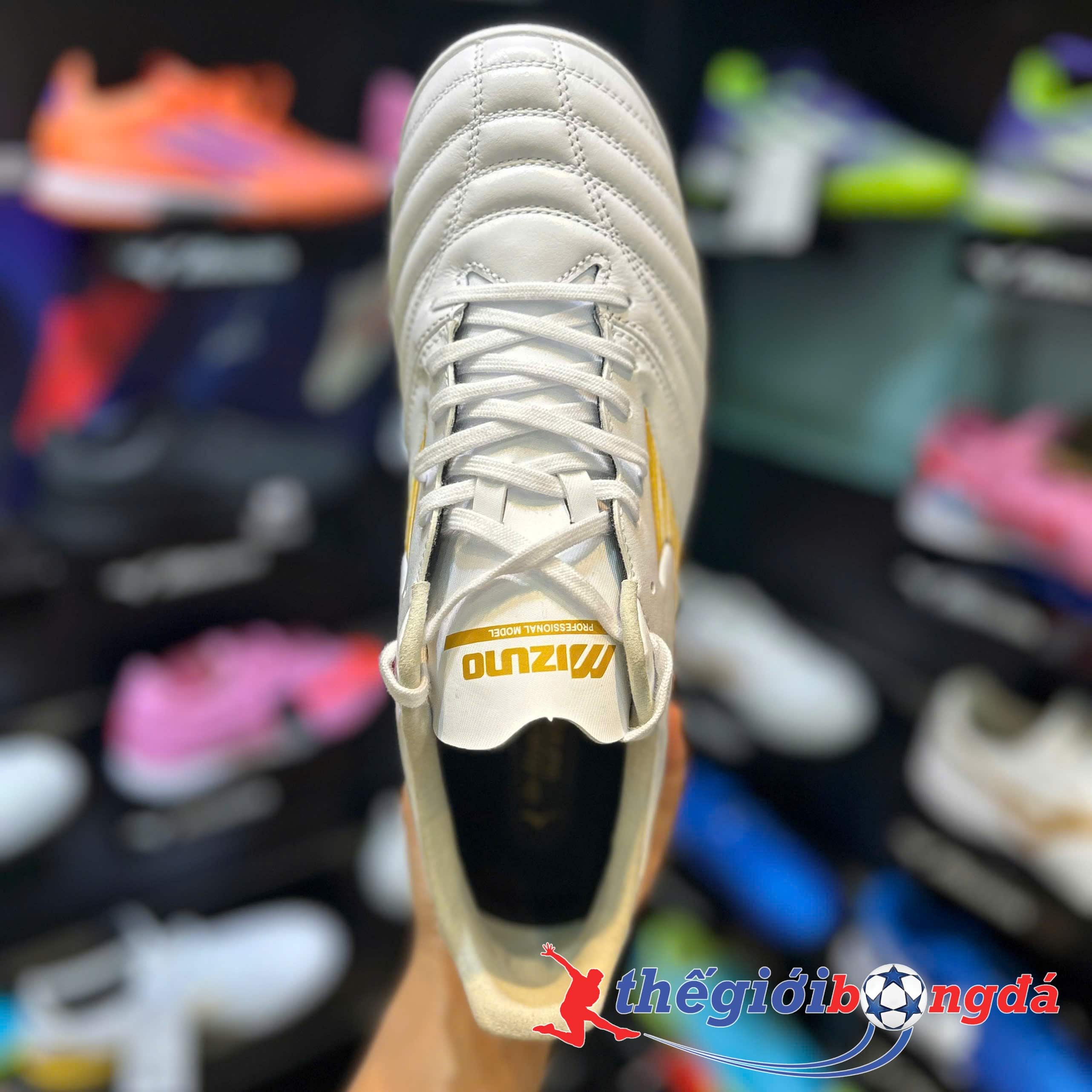 Giày đá bóng cỏ nhân tạo Mizuno Morelia Neo IV Pro TF - White Gold P1GD263550