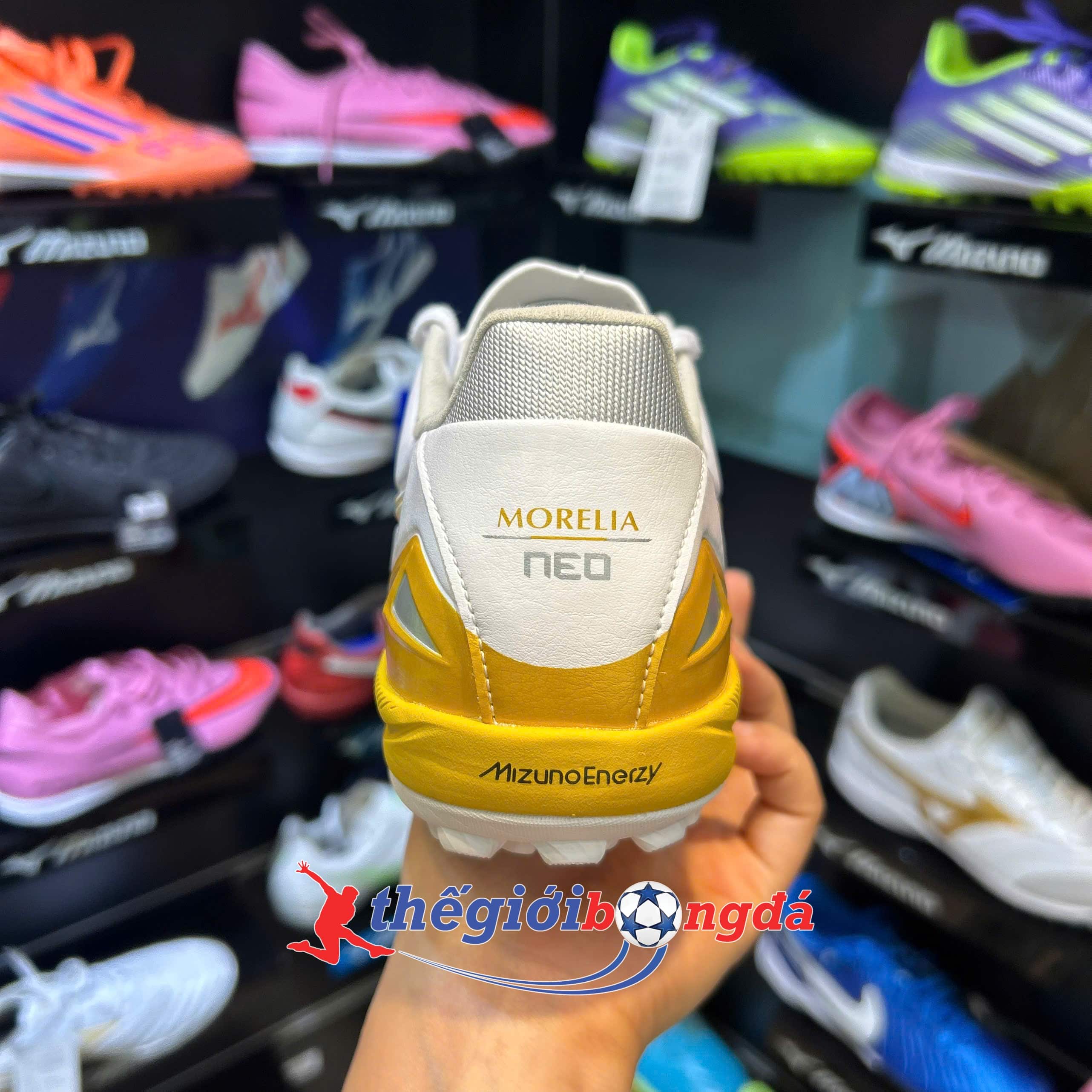 Giày đá bóng cỏ nhân tạo Mizuno Morelia Neo IV Pro TF - White Gold P1GD263550