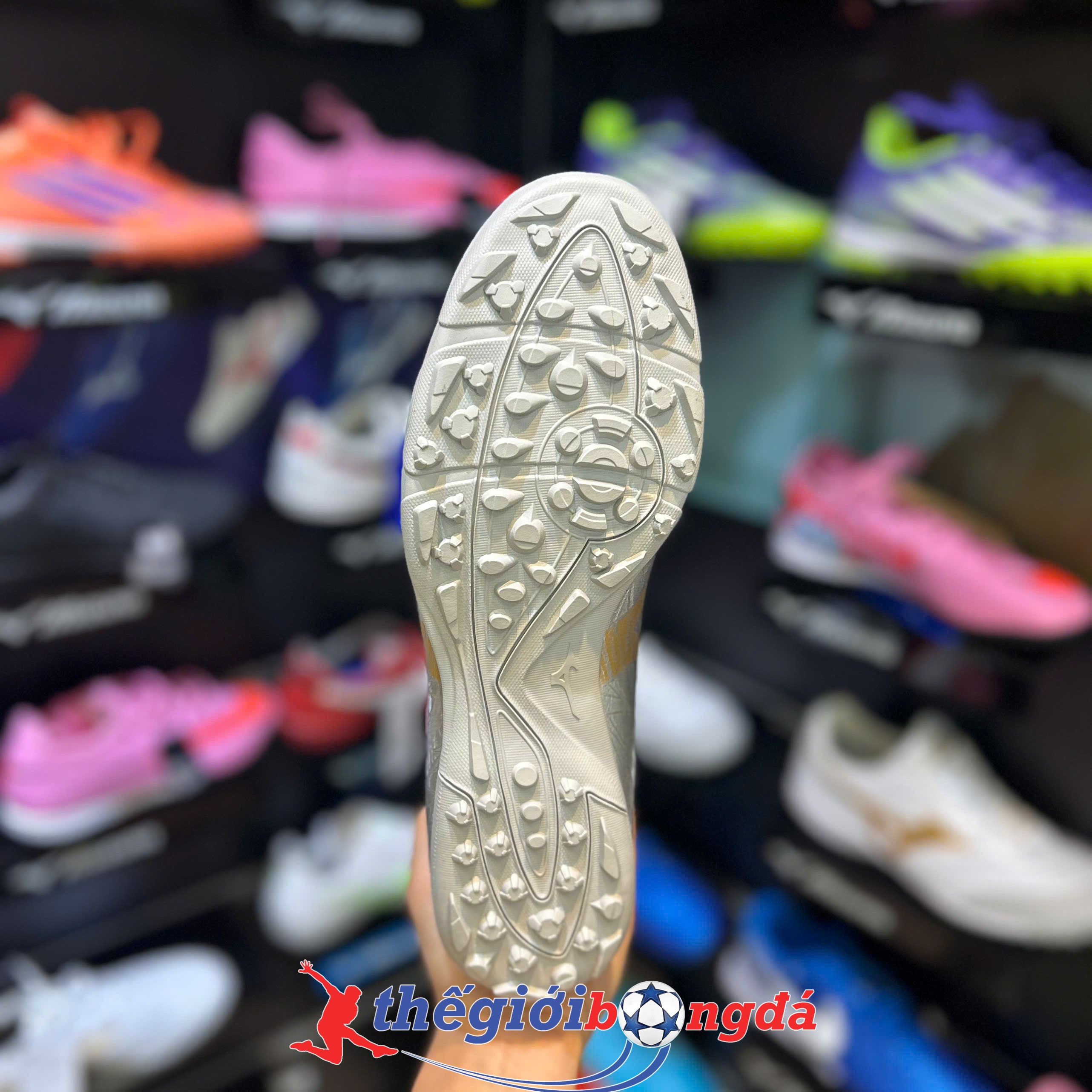 MIZUNO MONARCIDA NEO SALA CLUB TF - Q1GB252804 - BẠC/VÀNG