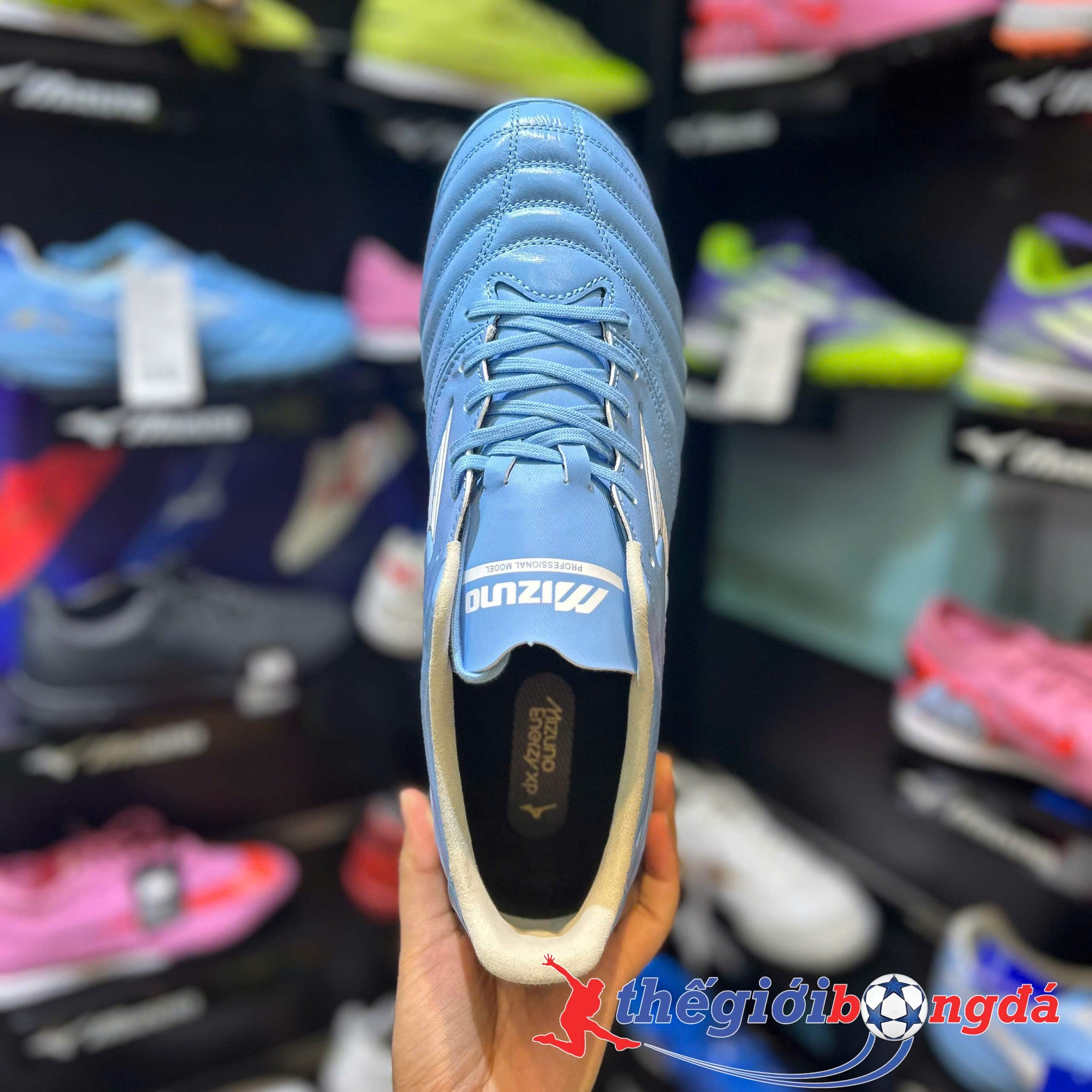 Giày đá bóng cỏ nhân tạo Mizuno Morelia Neo IV Pro TF - Xanh/trắng P1GD263525
