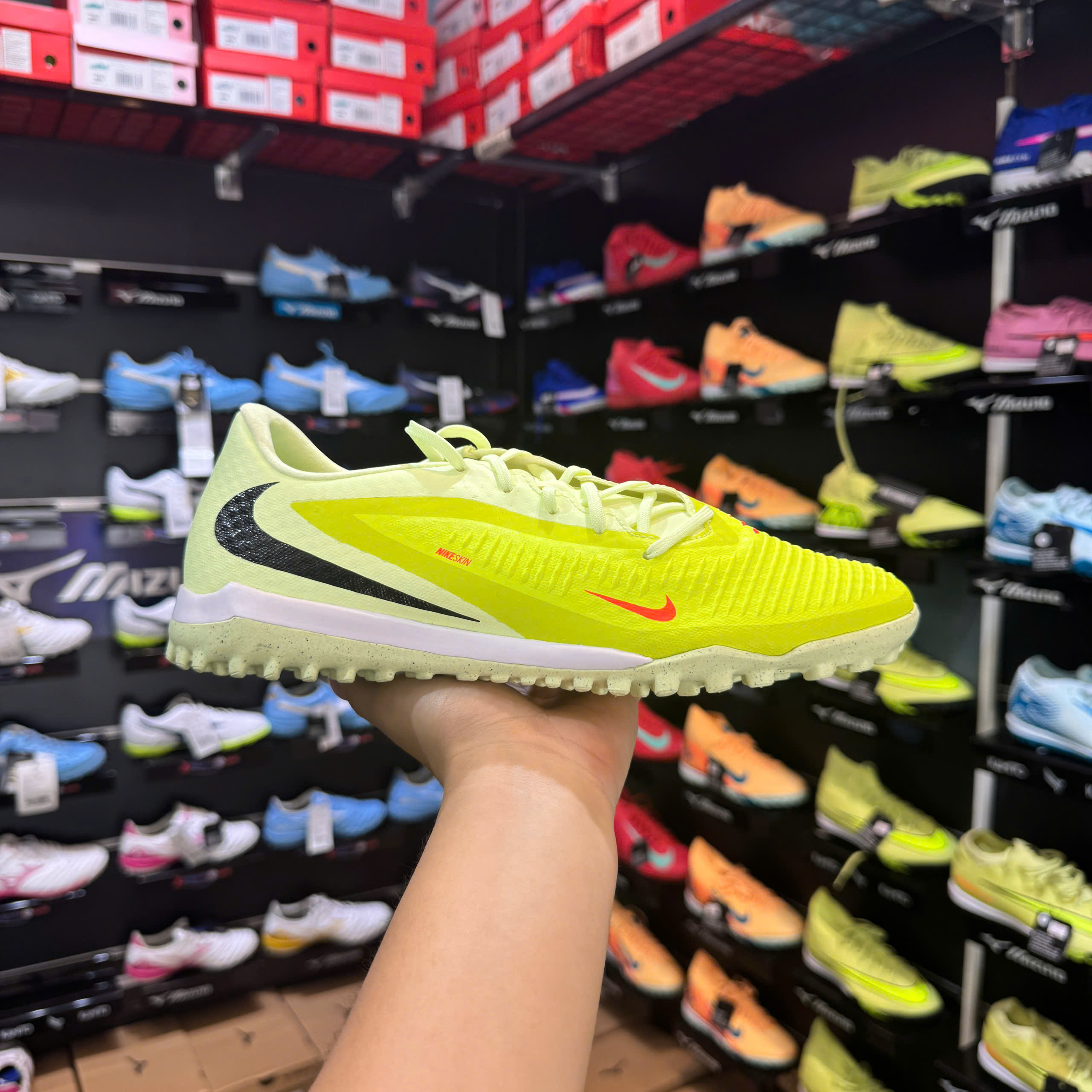 Nike Phantom 6 Academy Low Cut TF Max Voltage Limelight/Black HQ2325-800 Xanh nõn