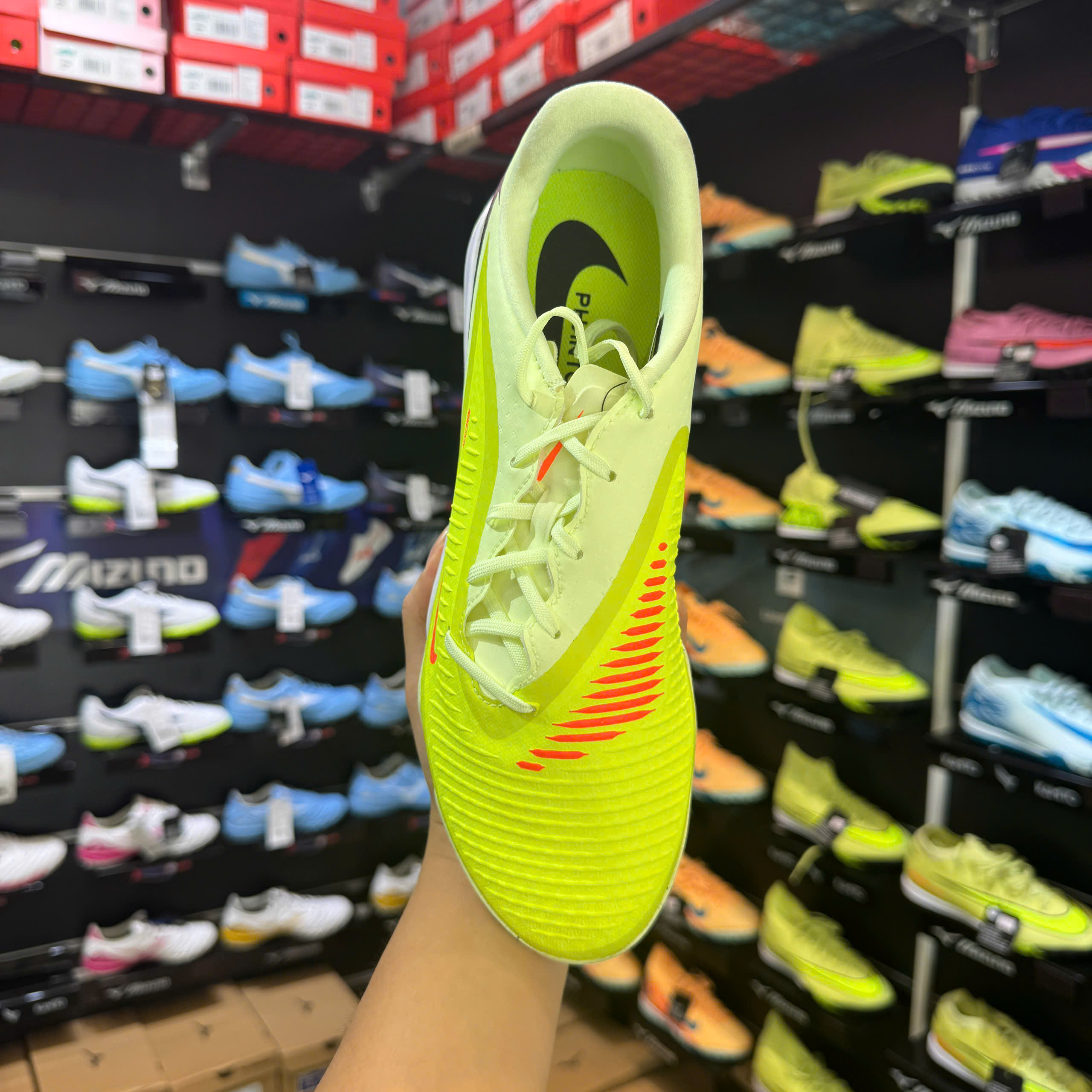 Nike Phantom 6 Academy Low Cut TF Max Voltage Limelight/Black HQ2325-800 Xanh nõn