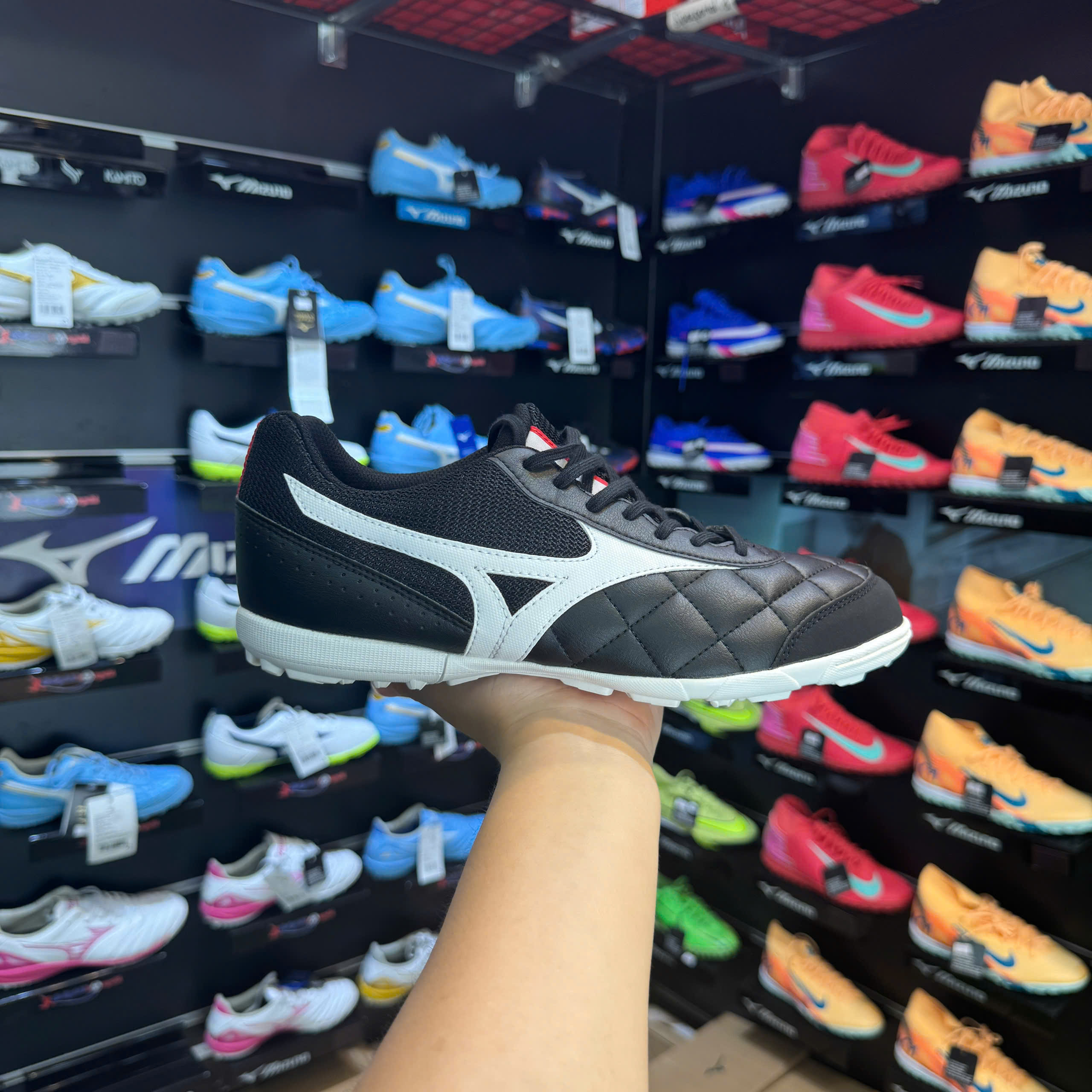 Mizuno Morelia Sala Club TF Đen - Black/White Q1GB261631