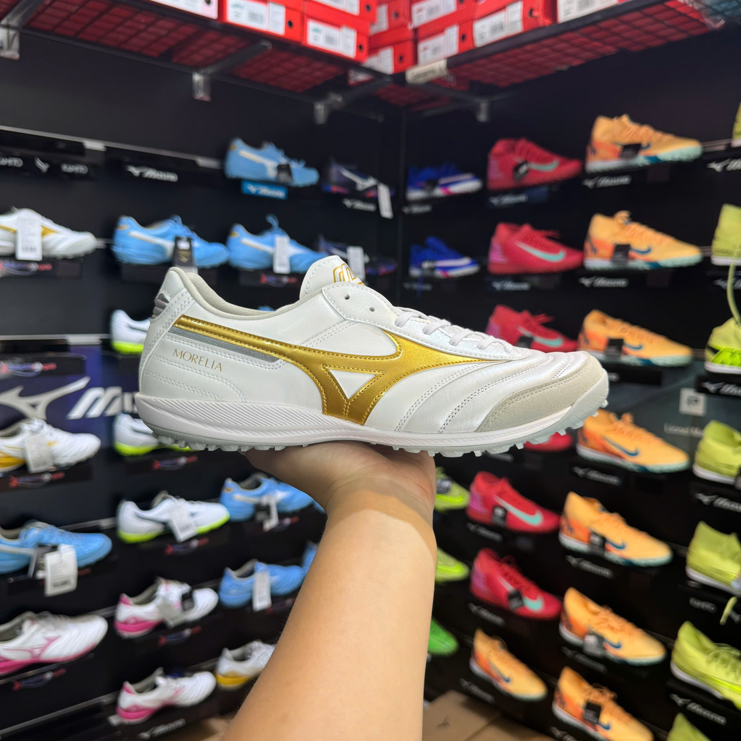 Mizuno Morelia Sala Elite AS TF Trắng Vàng - White/Gold Q1GB261250