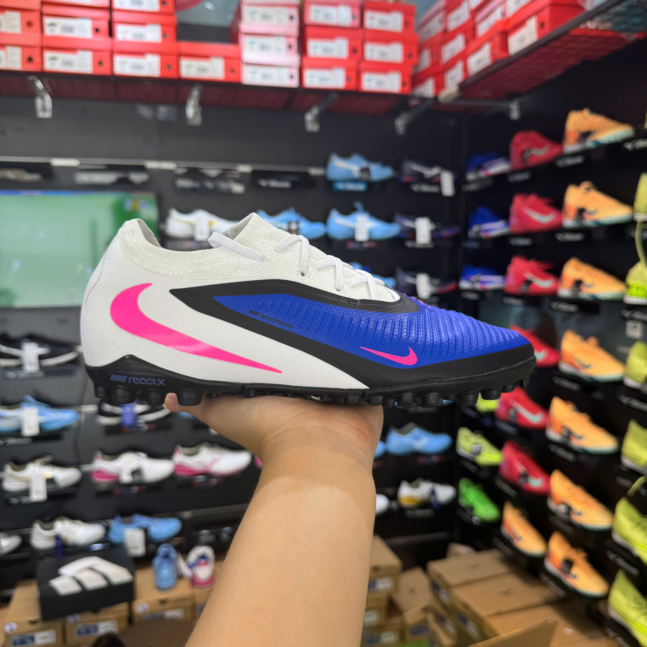 Giày đá bóng Nike Phantom 6 Pro Low TF Attack - HJ4123-446 - Xanh Trắng