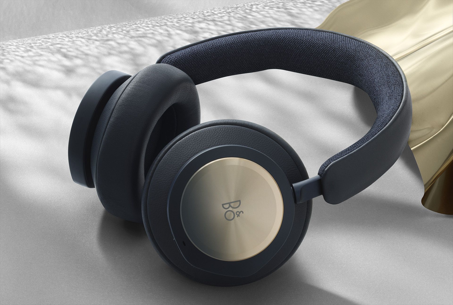 Tai nghe Bang & Olufsen Beoplay Portal PS5