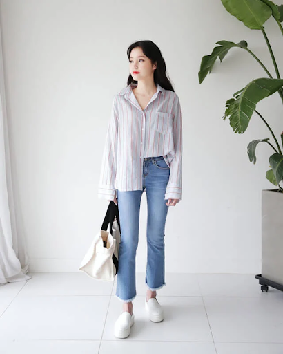 Quần jean mix áo sơ mi oversize