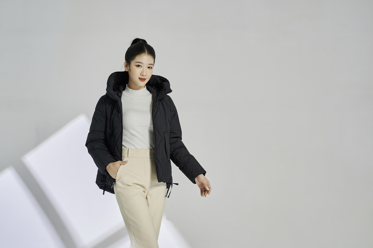 Áo Jacket 3L dáng ngắn nữ 218JW066 /FY2202
