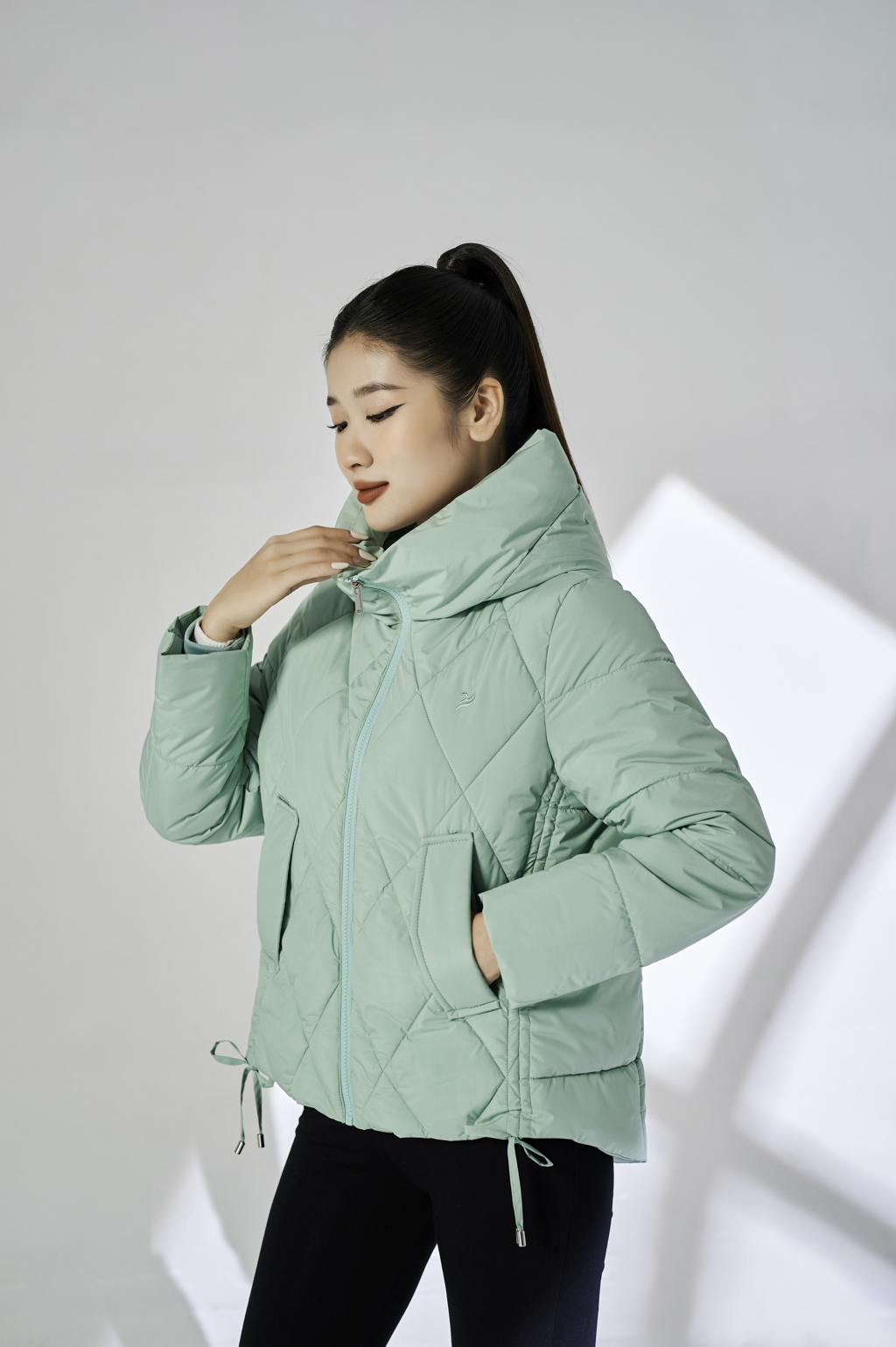 Áo Jacket 3L dáng ngắn nữ 218JW066 /FY2202