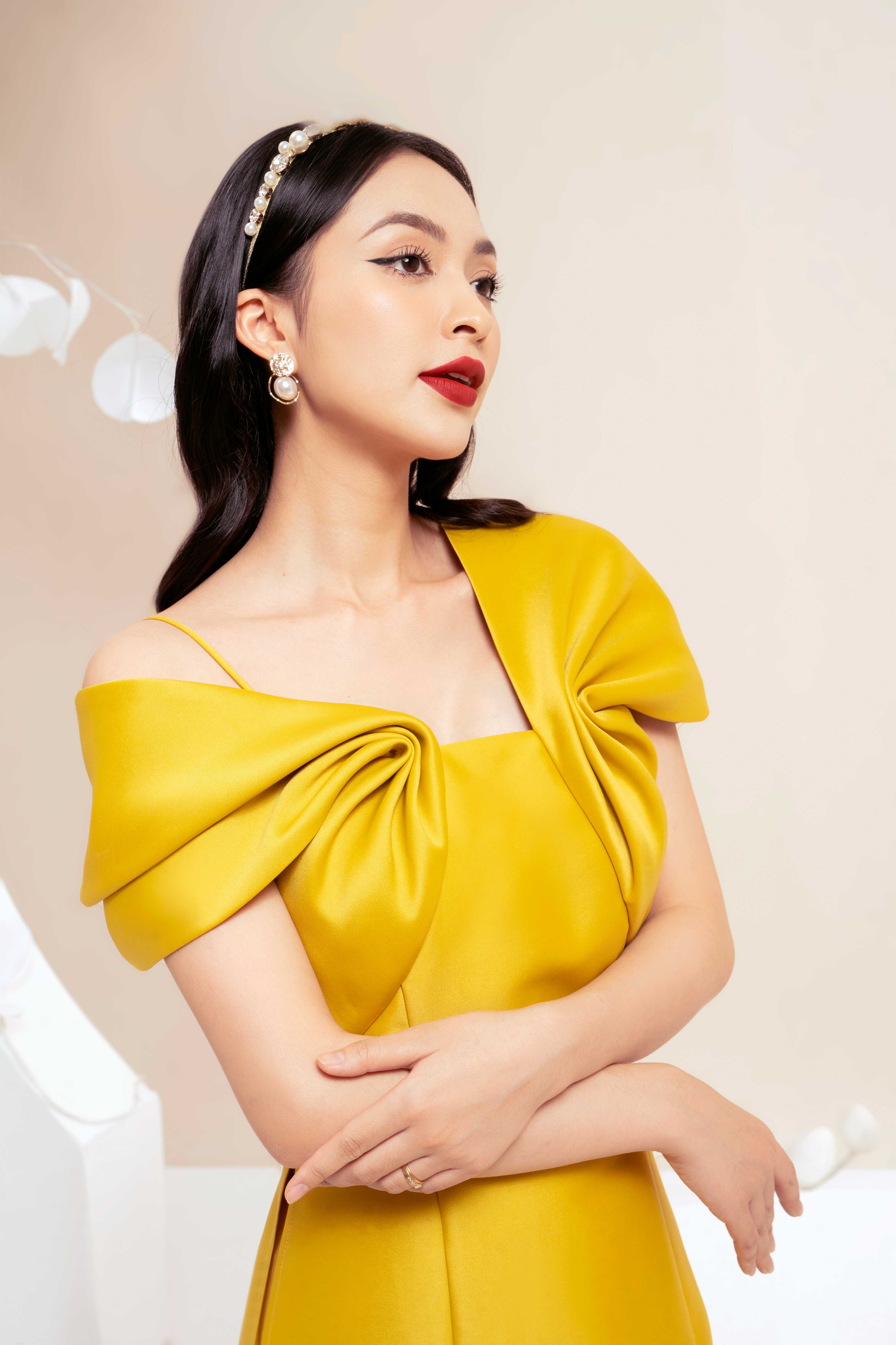 Gợi ý những mẫu quần tây nữ ống rộng trendy cho nàng 2022 - Shop Thái Hòa