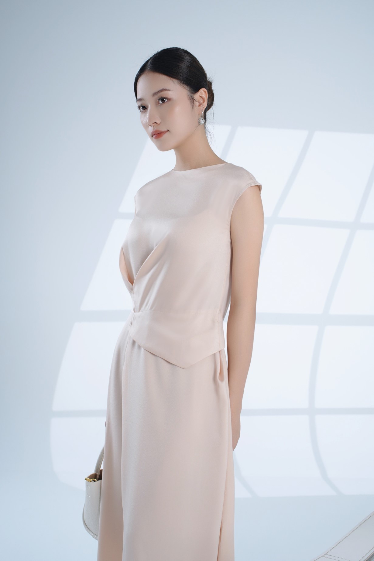 Đầm suông linen giấu bụng LAHSTORE tay lỡ cổ chữ V, chất liệu linen mềm mát  (Tím) | Shopee Việt Nam