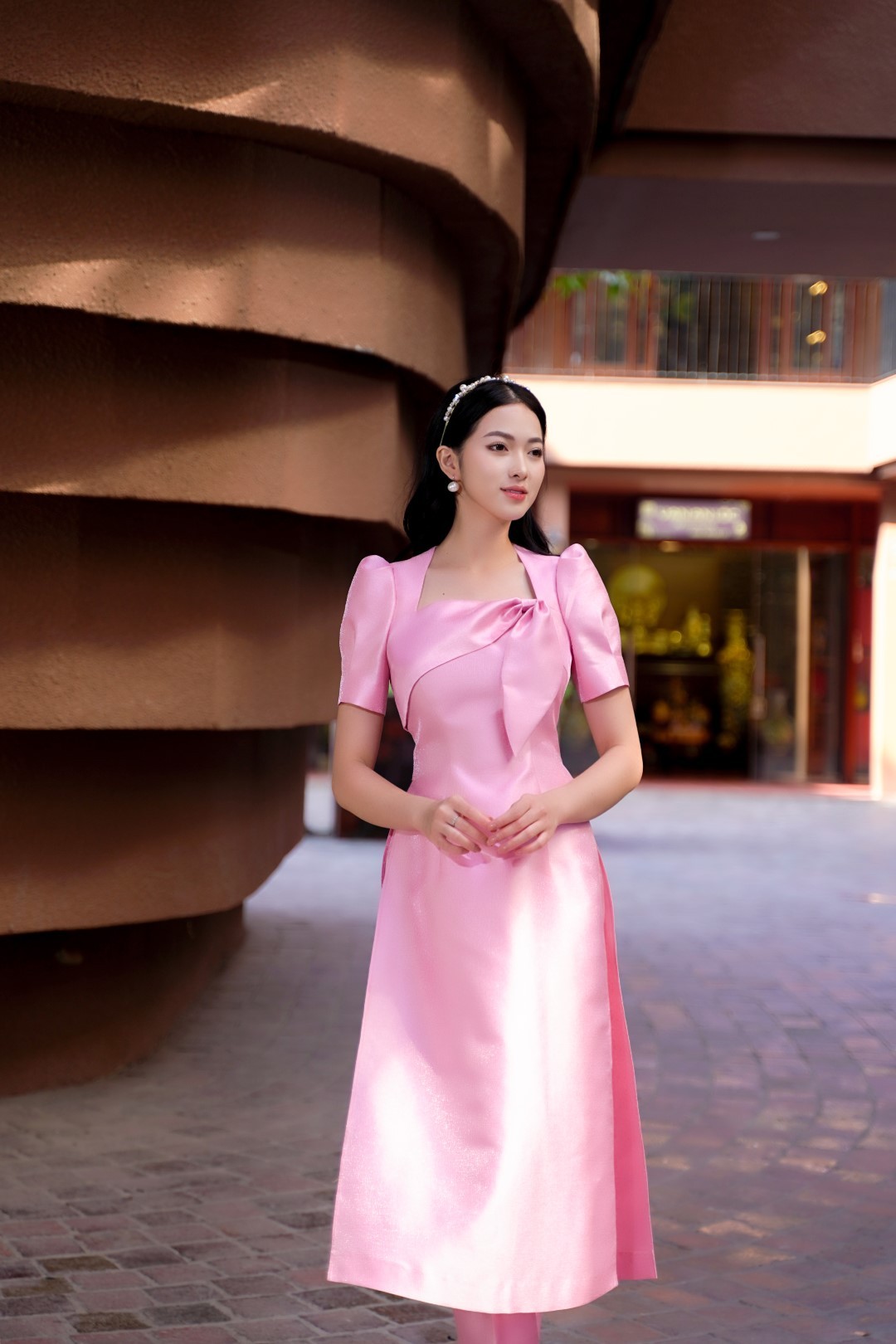 Áo dài bé gái, áo dài tết 2024 Nhã Đan thiết kế cách tân dáng váy liền 2 tà  suông có khóa sau lưng mặc du xuân BY L'AMME | Shopee Việt Nam