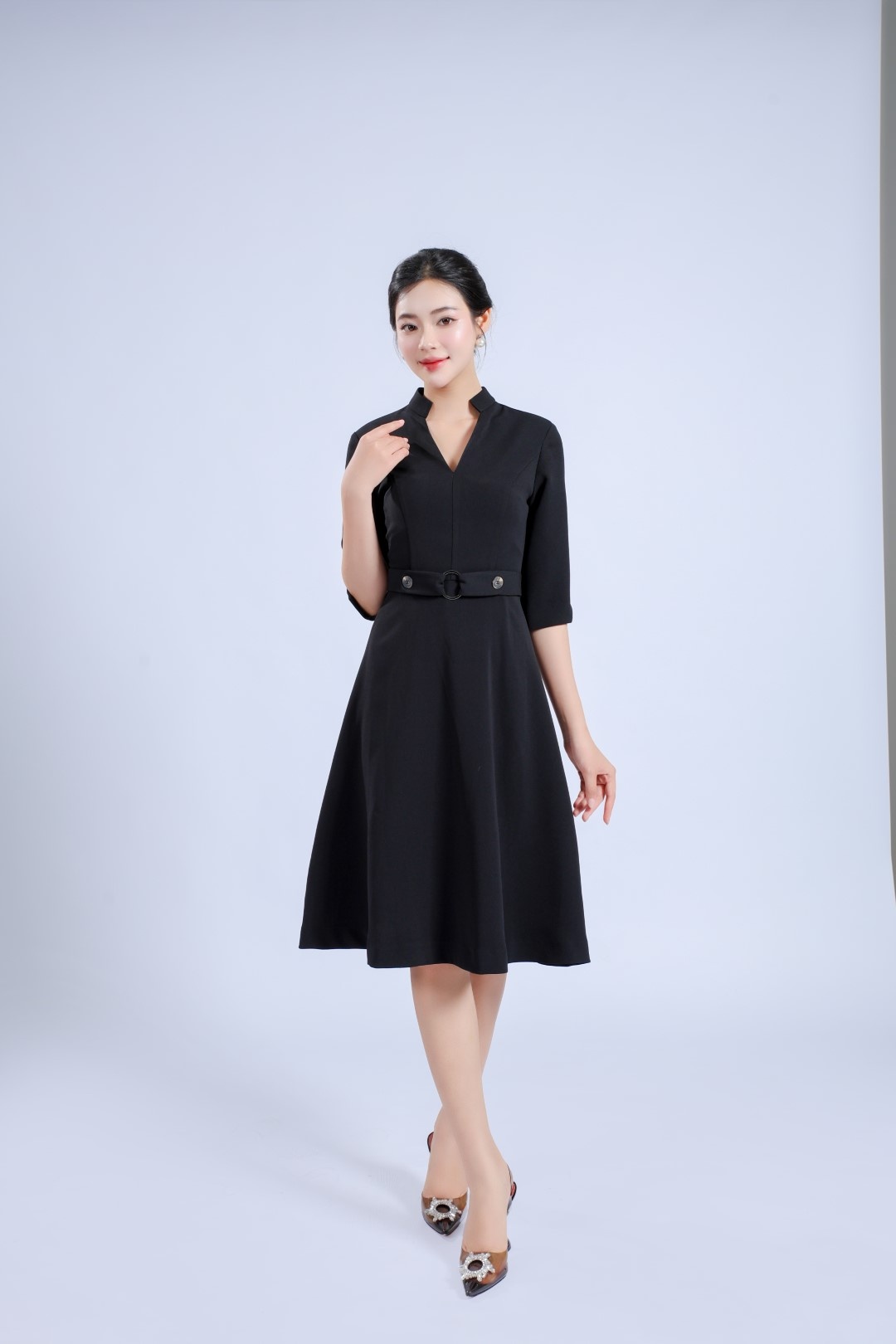 Đầm xòe nữ cổ V tay lỡ 23LF3C6896289/SP2312