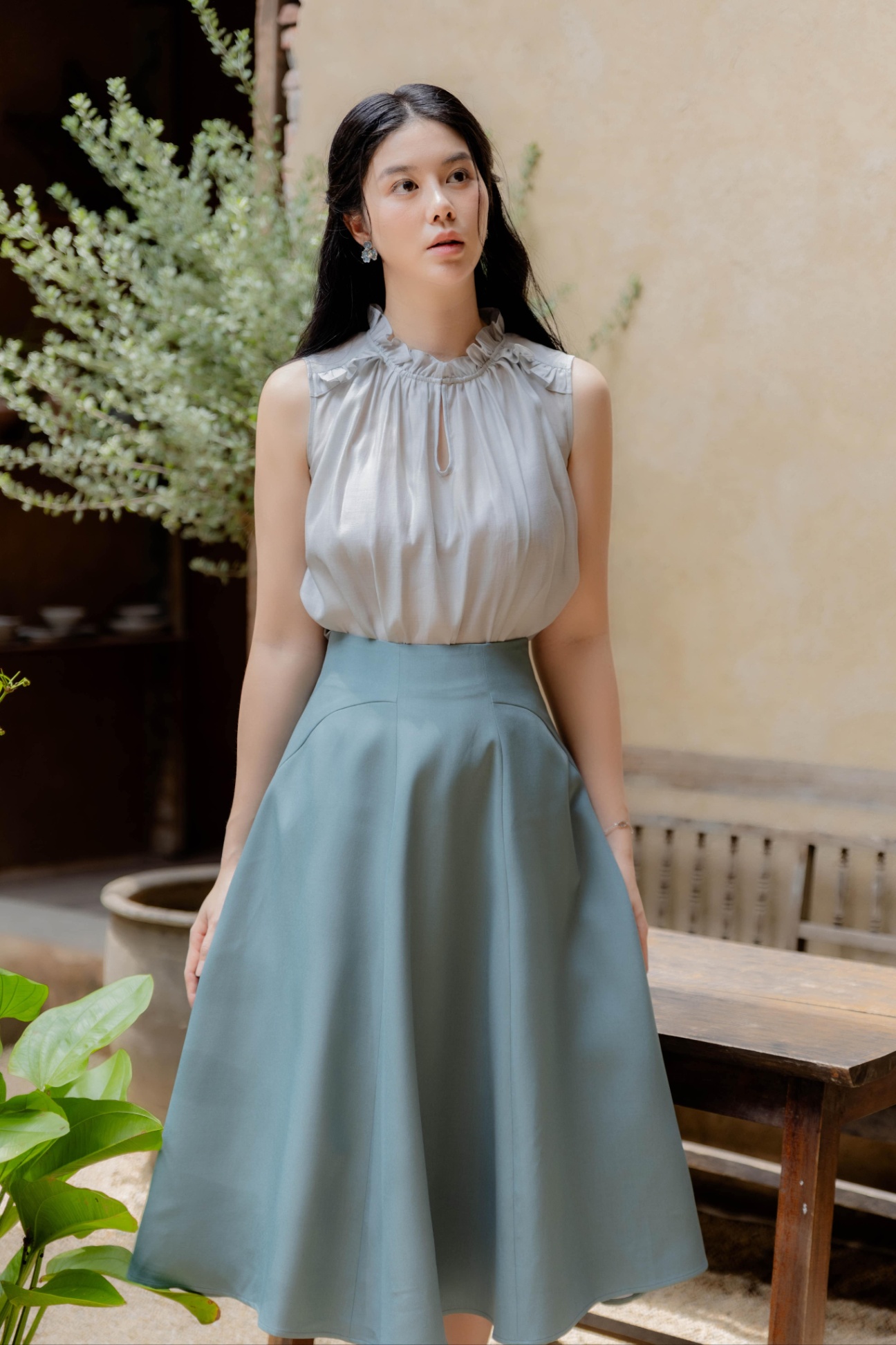Áo sơ mi nữ sát nách 24SF16898122/SP2408
