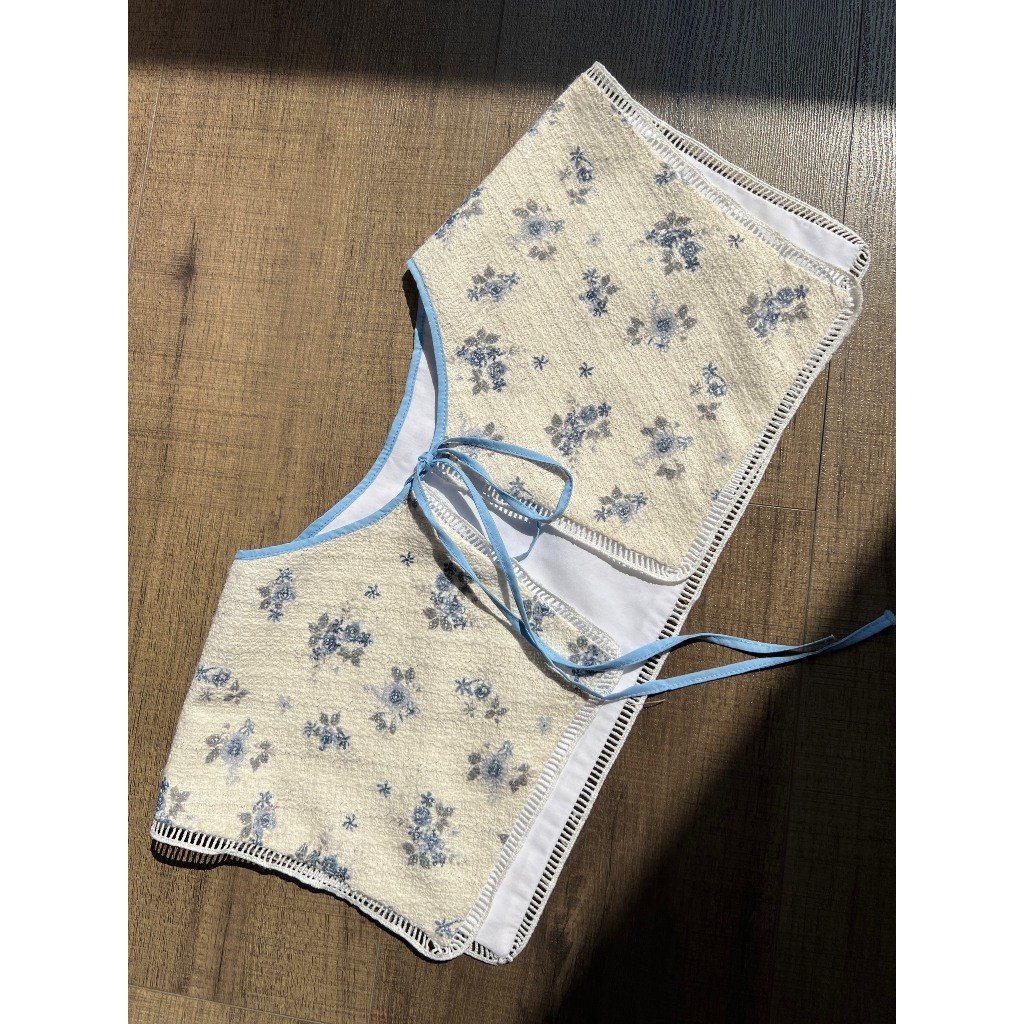 Cổ áo rời Removable collar