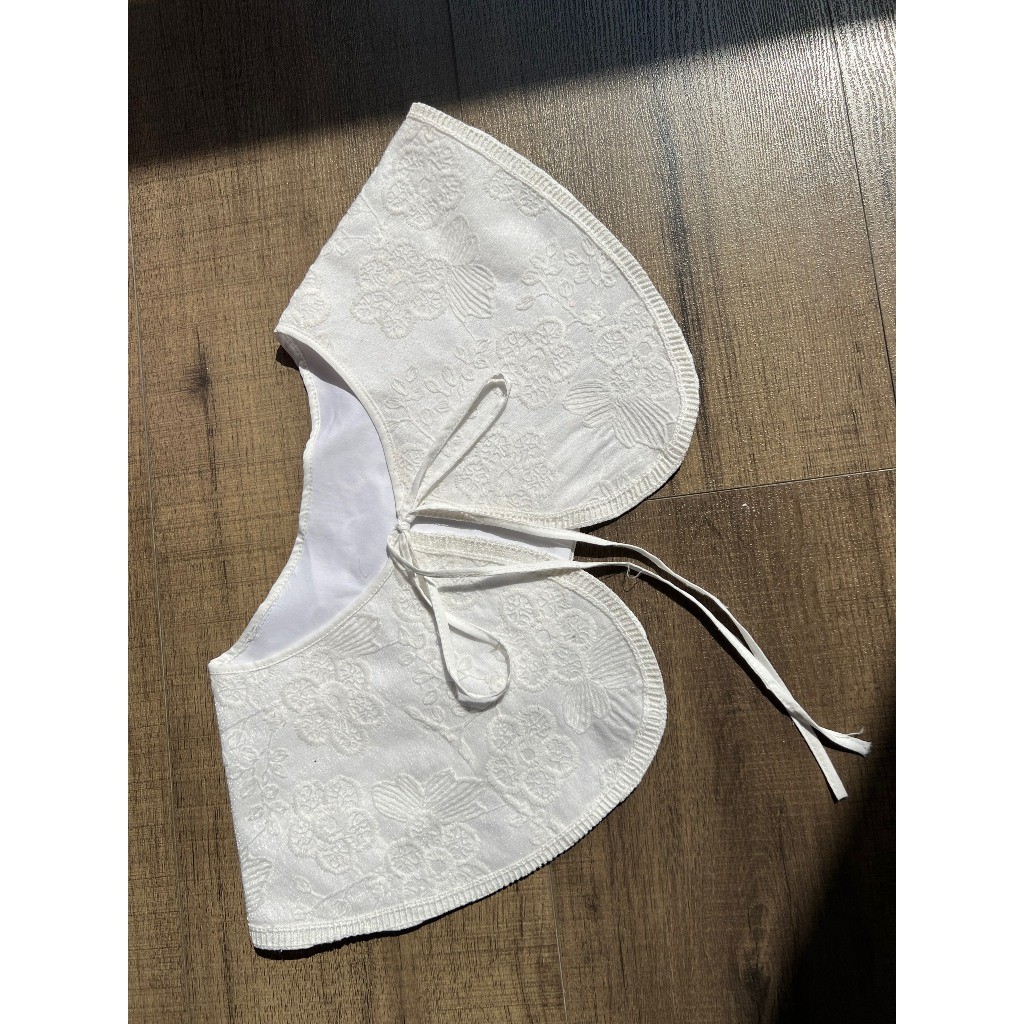 Cổ áo rời Removable collar