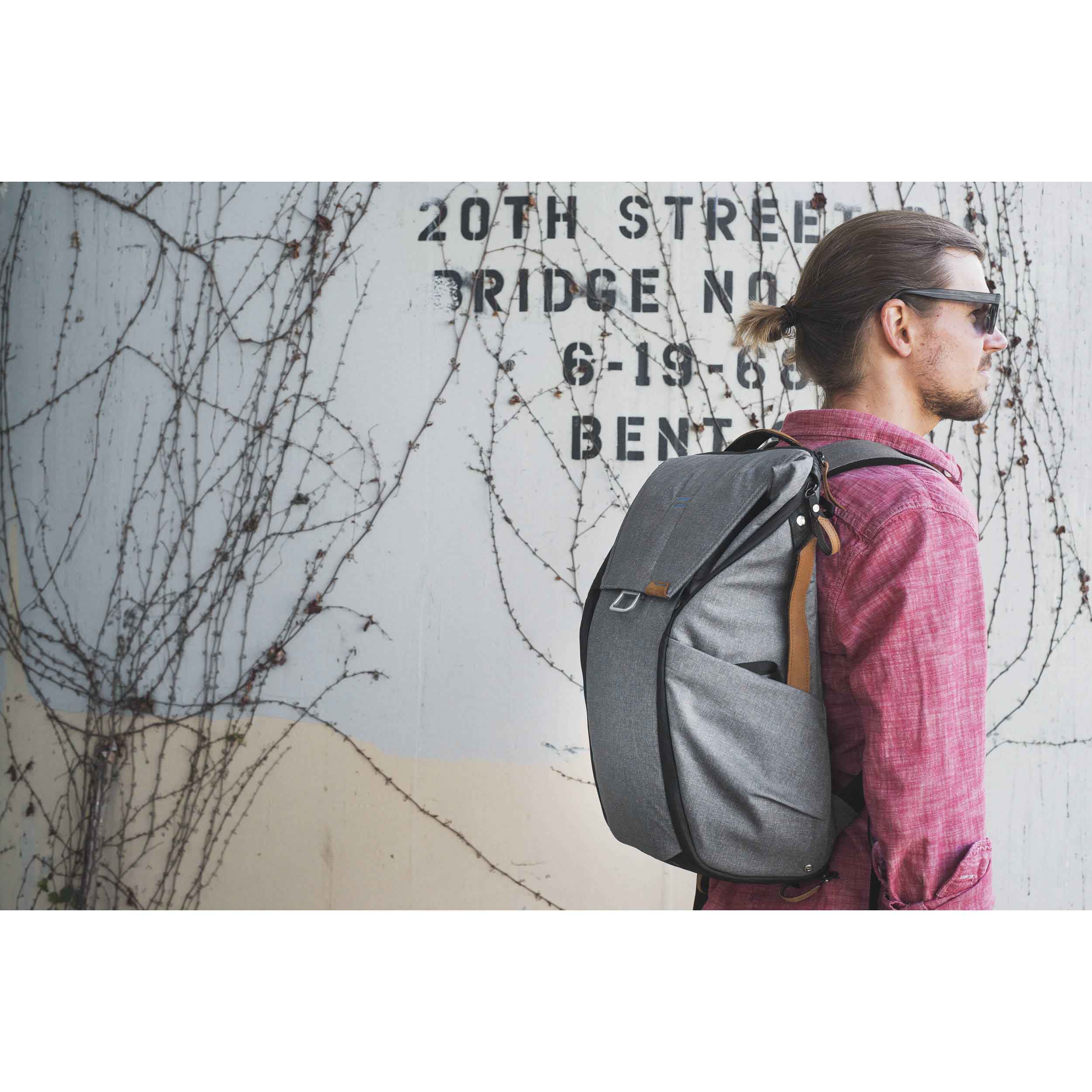 Balo Peak Design Backpack Everyday 20L ASH - màu Xám Trắng - Chính hãng