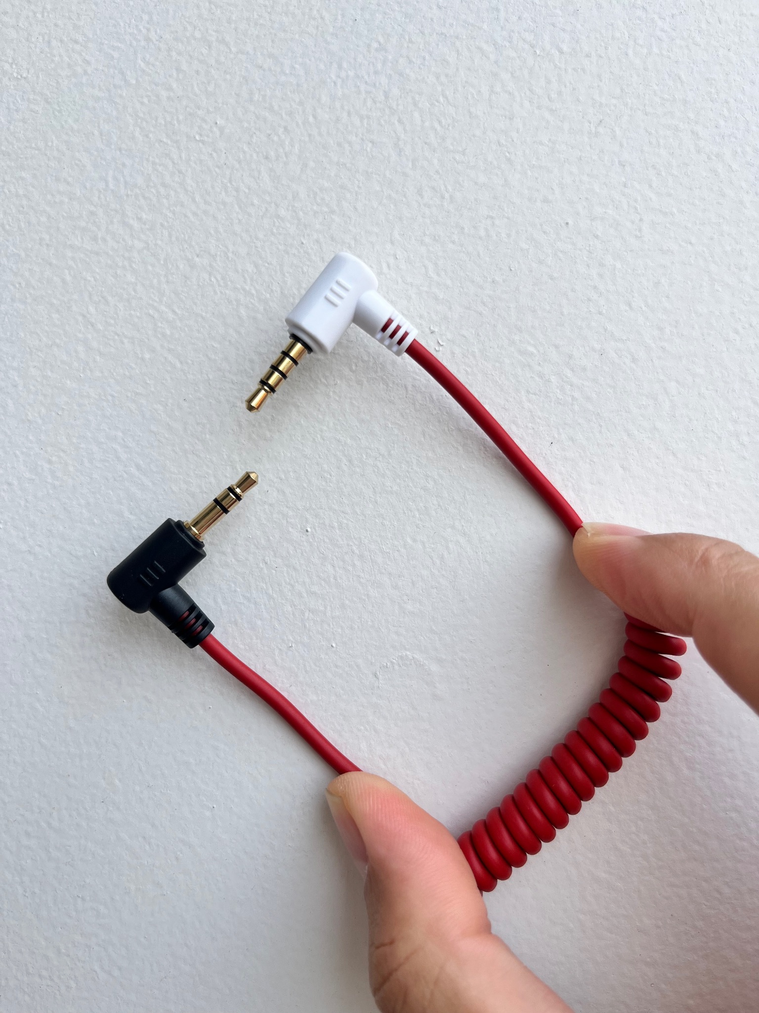 Cáp 3.5 to 3.5 - TRRS to TRS - Kết nối Micro với Laptop / điện thoại có cổng 3.5 - Chính hãng