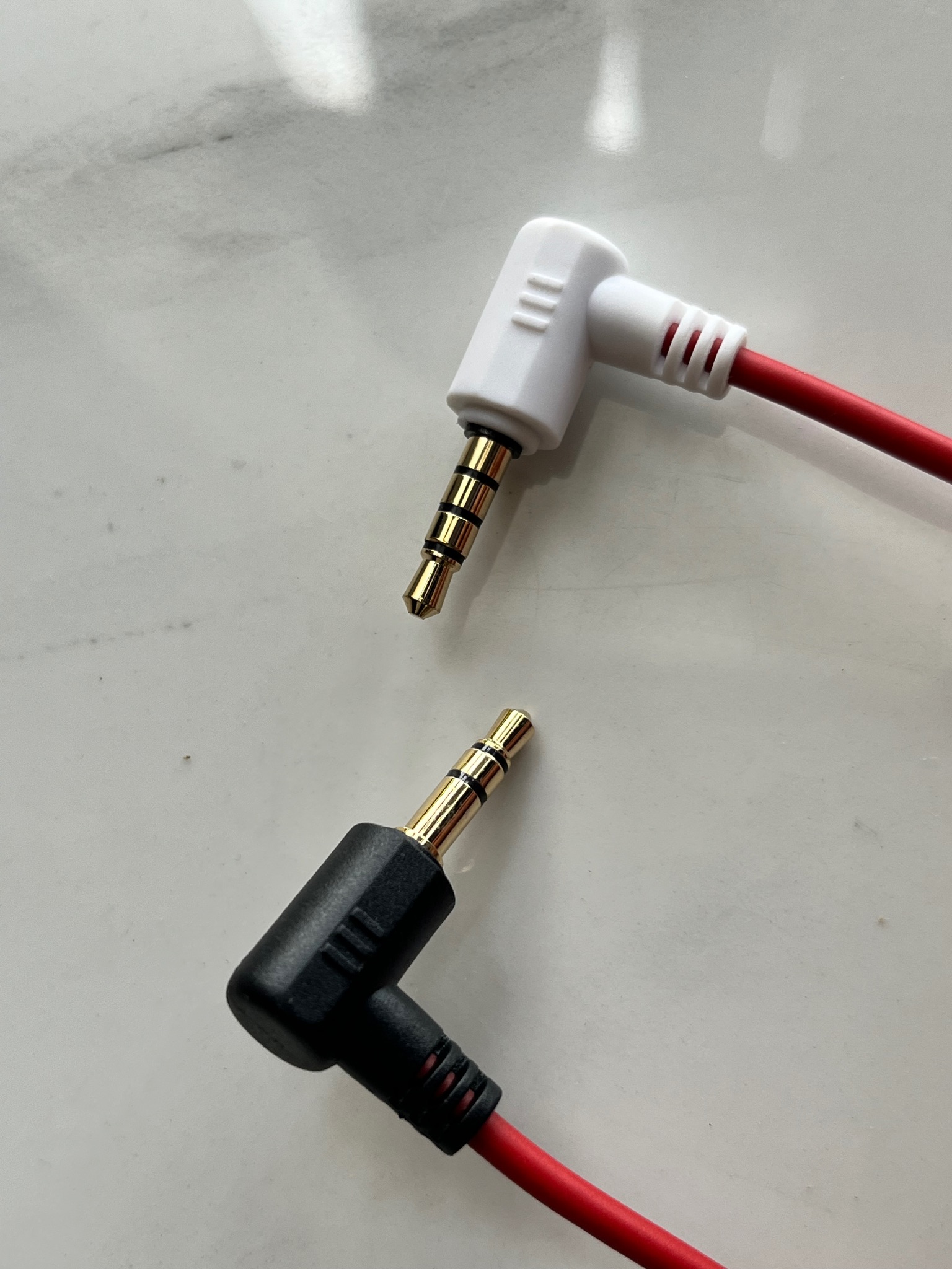 Cáp 3.5 to 3.5 - TRRS to TRS - Kết nối Micro với Laptop / điện thoại có cổng 3.5 - Chính hãng