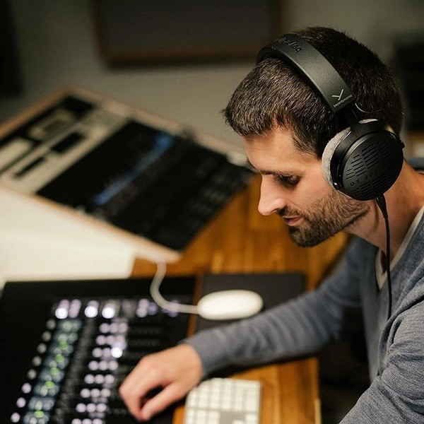 Tai nghe kiểm âm phòng thu Beyerdynamic DT 900 Pro X - chính hãng