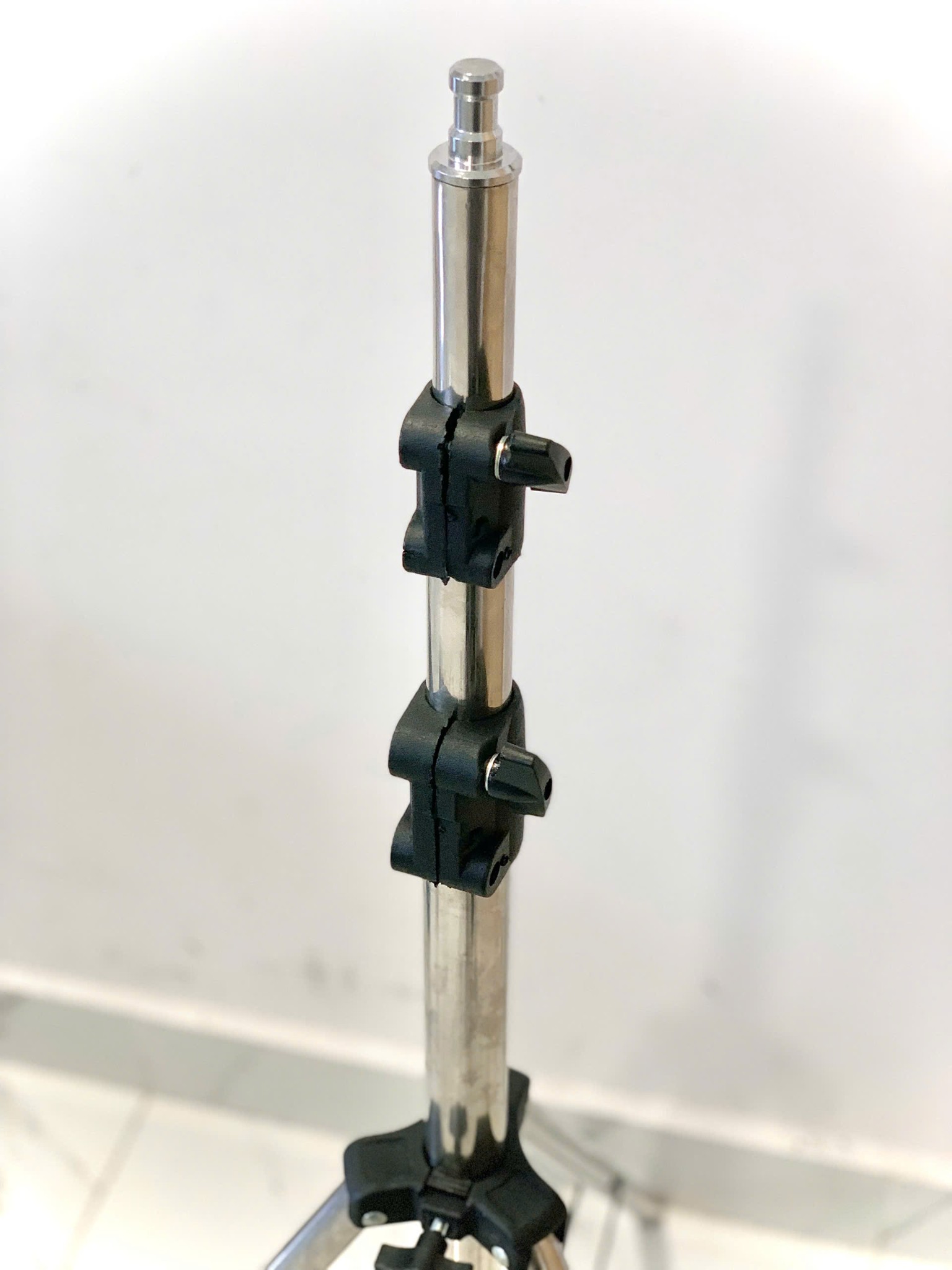 Chân đèn Inox, khớp đen UP280