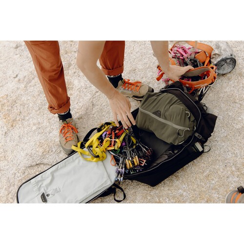 Peak Design Outdoor Backpack (Black - 25L)